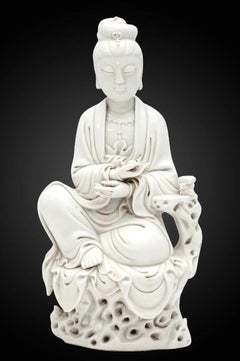 Xuejin Su 蘇學金 (b. 1869) A Dehua Guanyin - Blanc de Chine 德化音坐像 Qing Dynasty