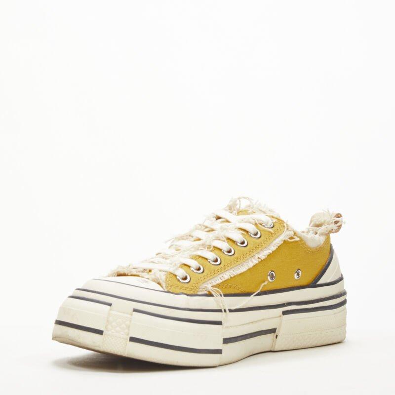 Chausssures basses XVESSEL G.O.P. jaune déconstruites et vieillies EU37 US7 Bon état - En vente à Hong Kong, NT