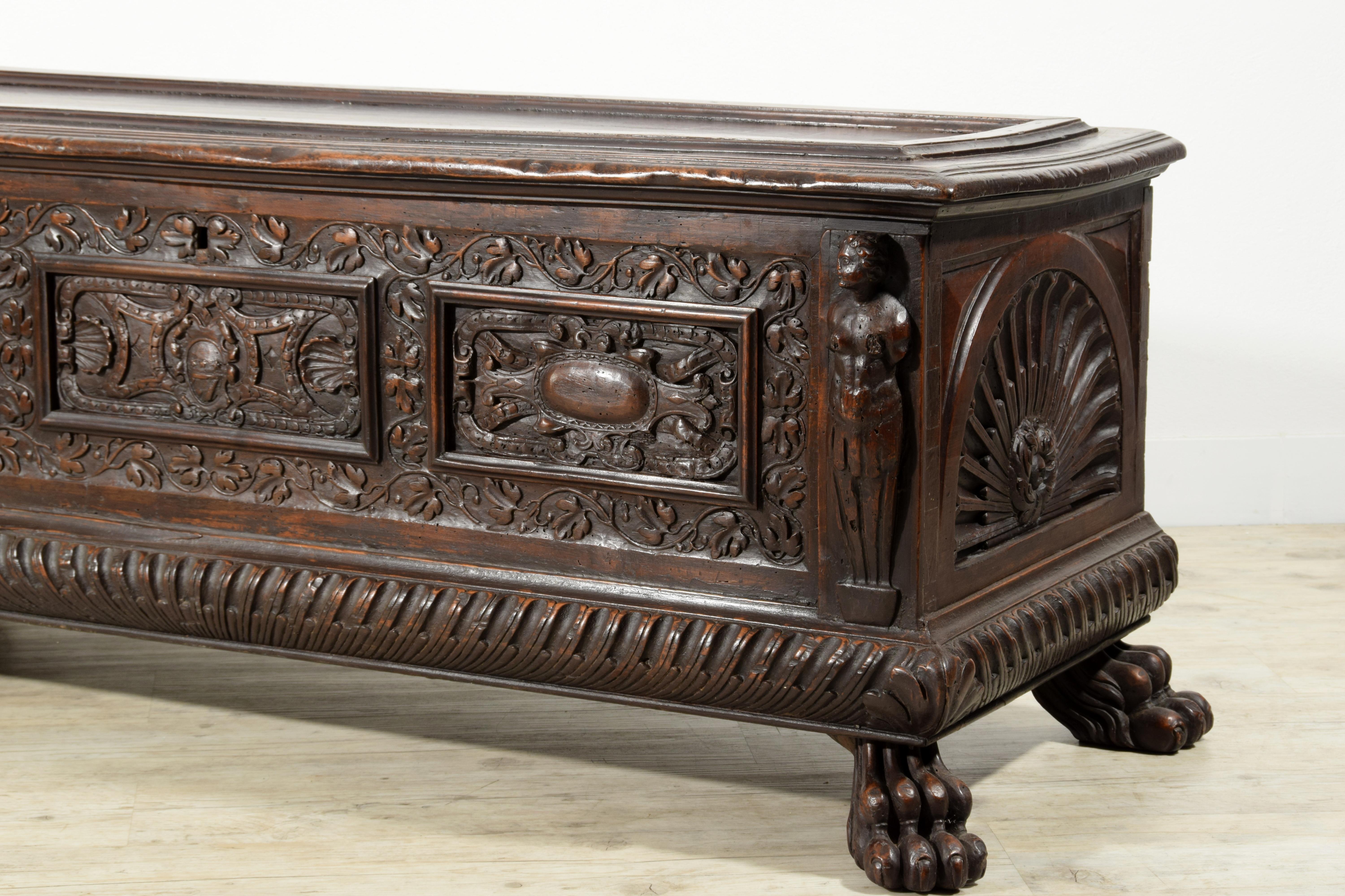 XVI Century, Italian Renaissance Wood Chest For Sale 8