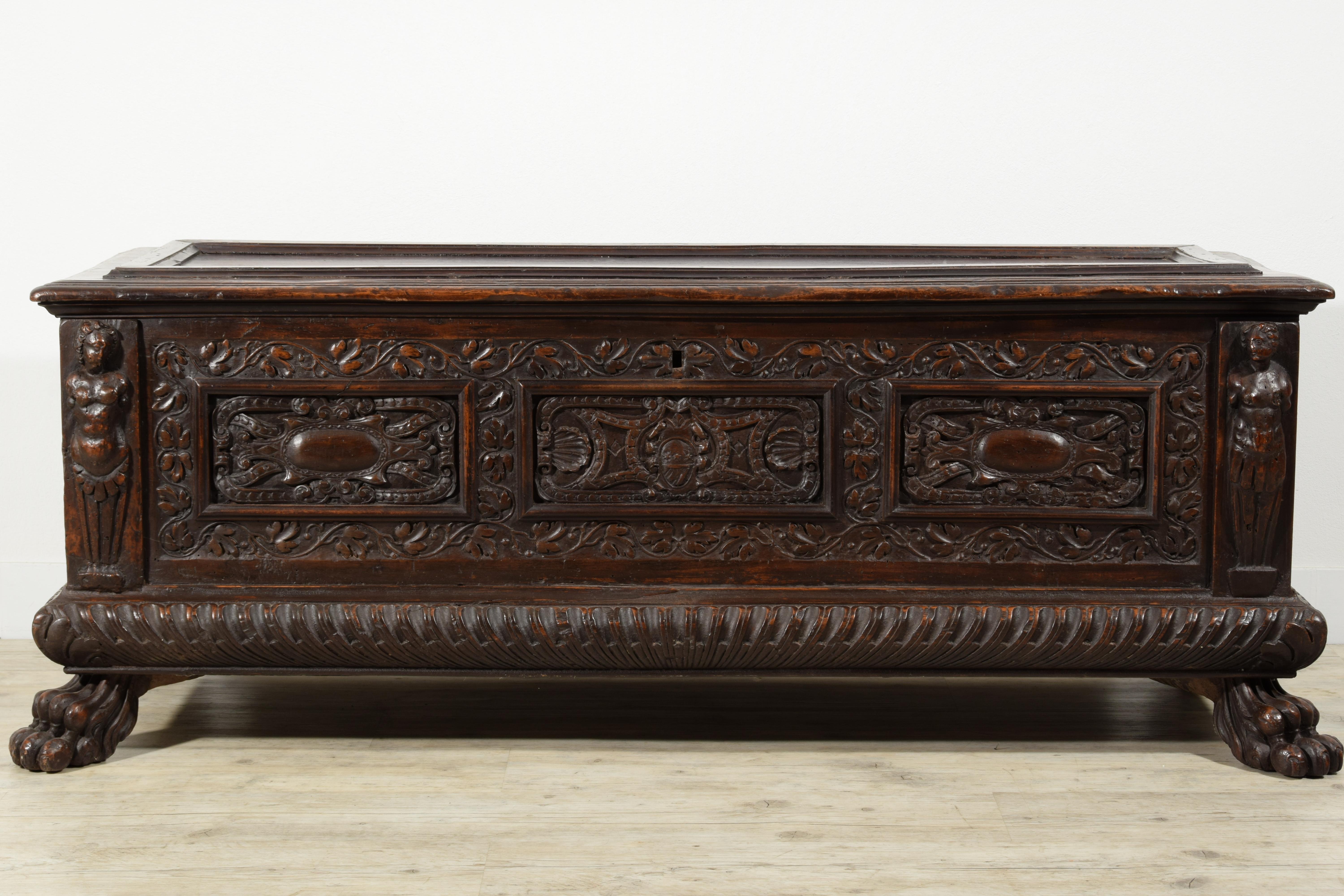 18th Century and Earlier XVI Century, Italian Renaissance Wood Chest For Sale