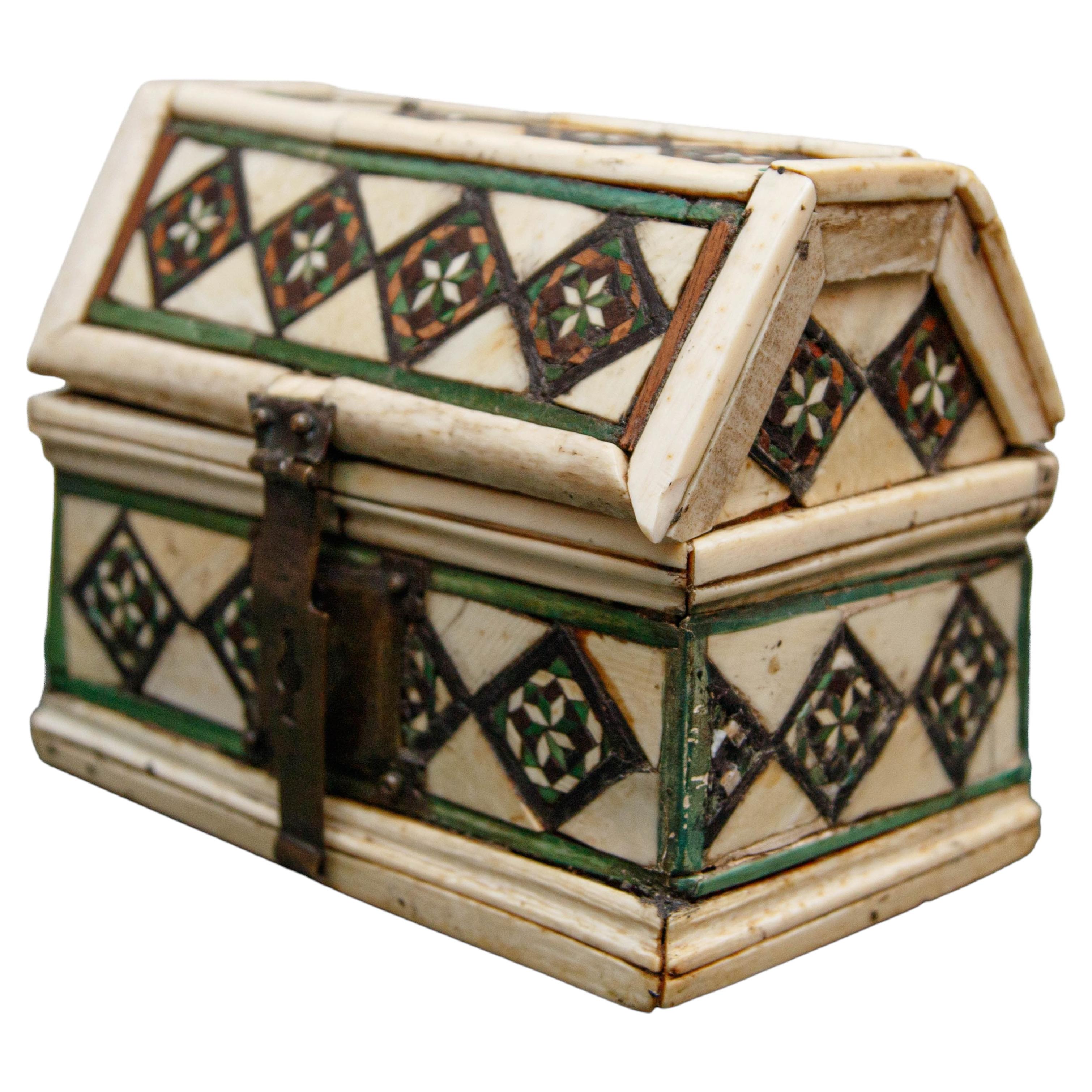 16th century, Bottega degli Embriachi, Venice or Florence, small chamber pot