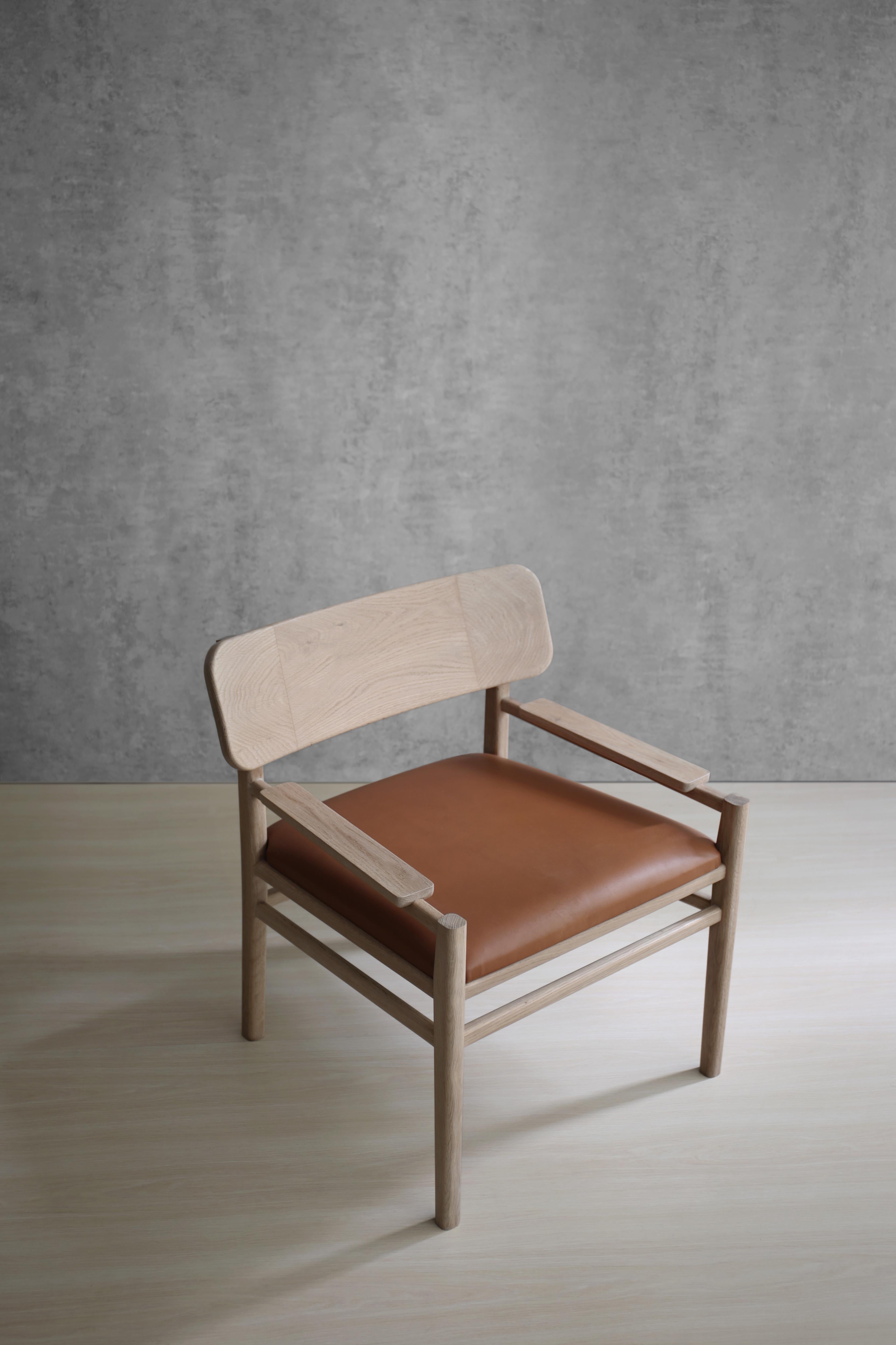 Noviembre XI Lounge Chair in Oak Wood with Leather Seat by Joel Escalona (Moderne)
