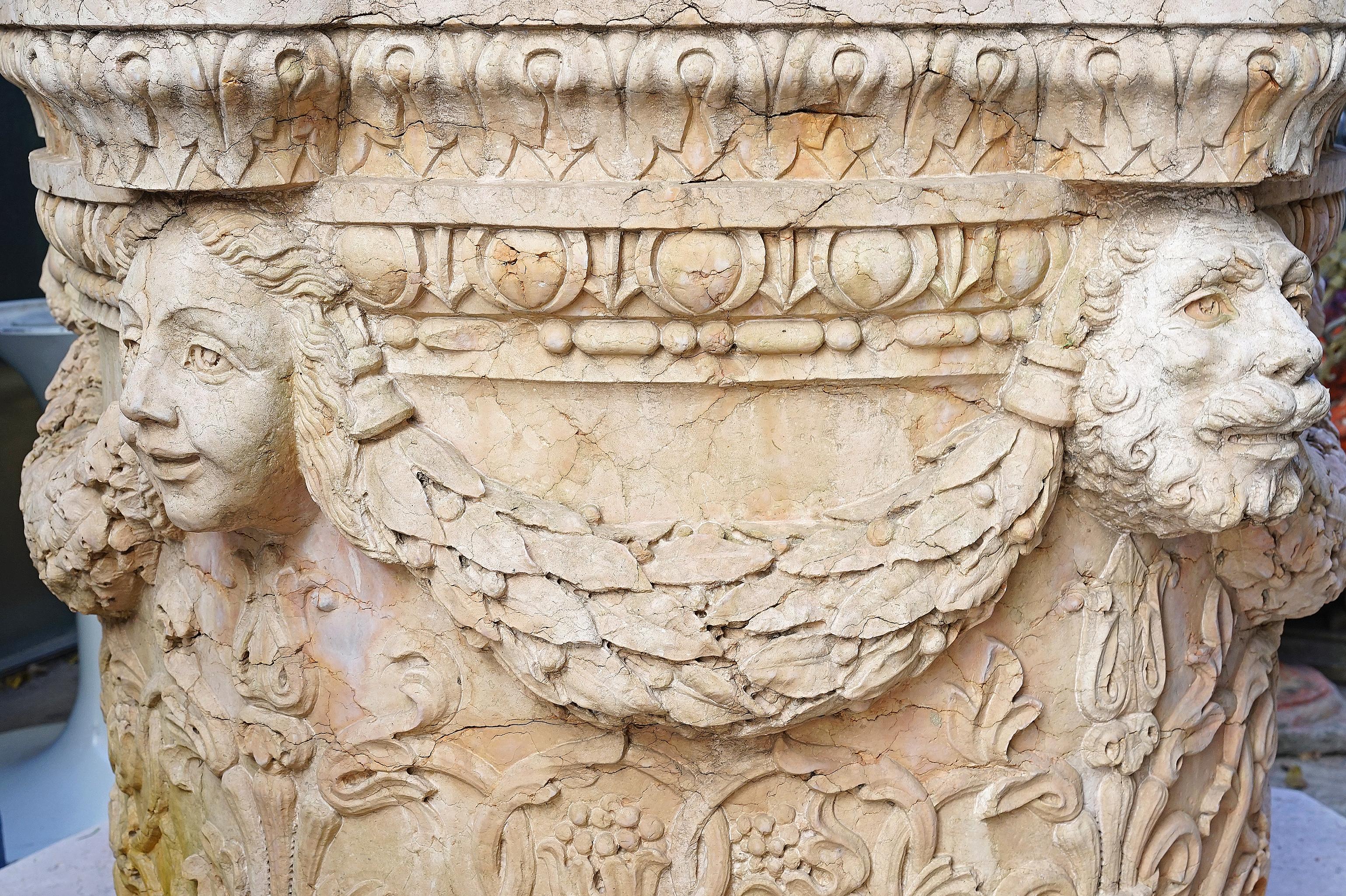 Italian XVII Century Venetian Rosso Verona Marble Wellhead with Wrought Iron Top, Italy For Sale