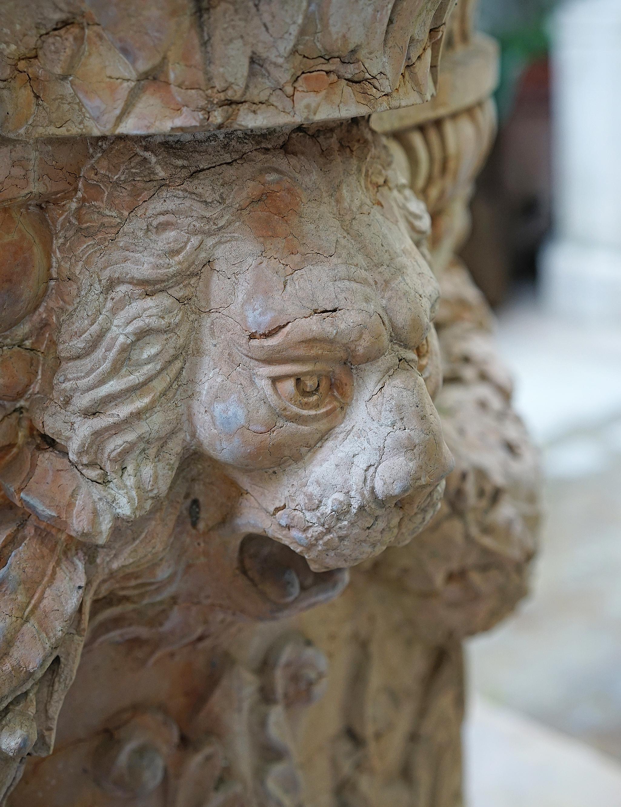 18th Century and Earlier XVII Century Venetian Rosso Verona Marble Wellhead with Wrought Iron Top, Italy For Sale