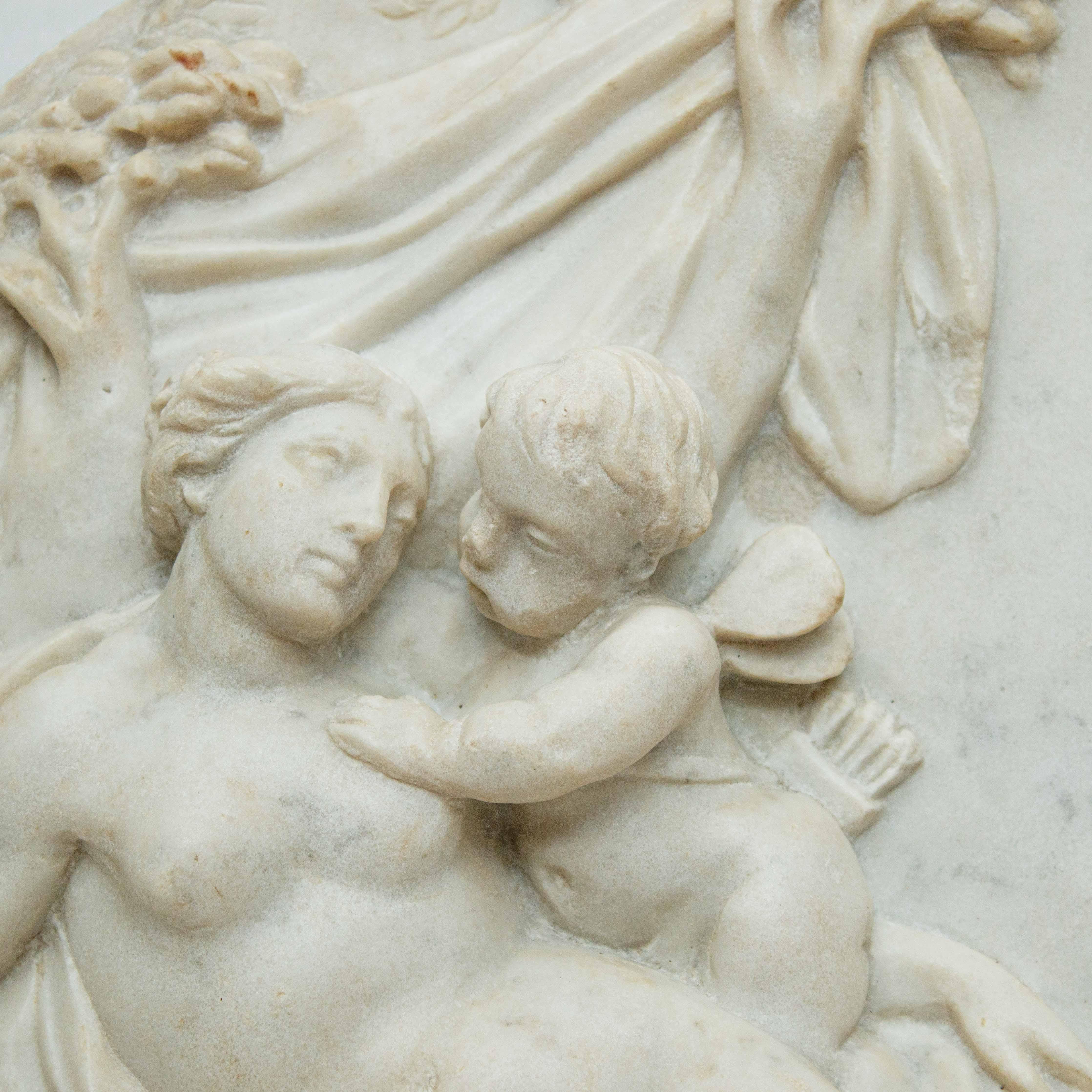 XVII Secolo Venere Dormiente E Cupido in Marmo 1