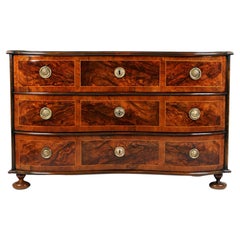 18th Century Baroque Chest of drawers For Sale at 1stDibs