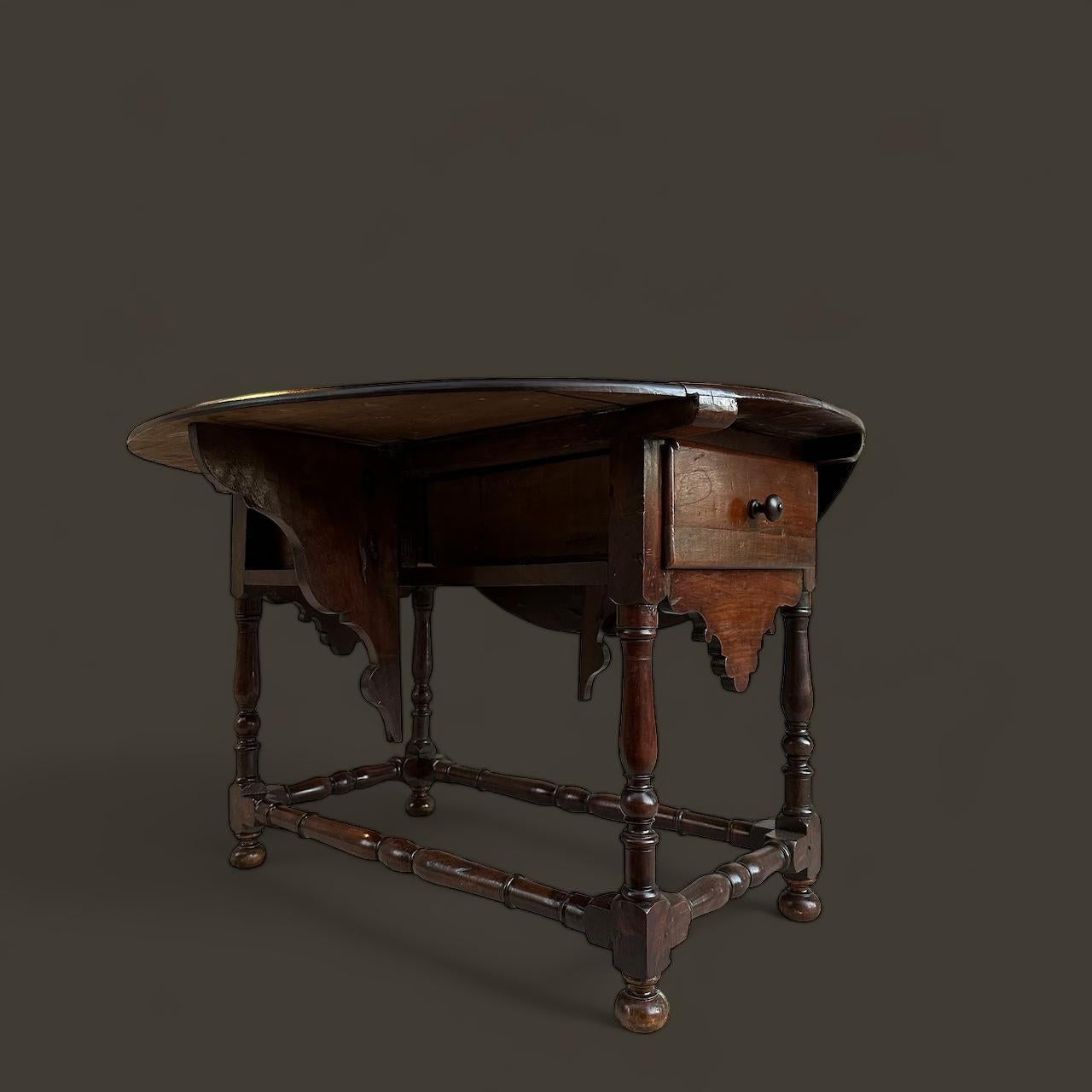 18th Century XVIII Century Fine Wood Table w/Wings and Two Drawers - Spain 1790 For Sale