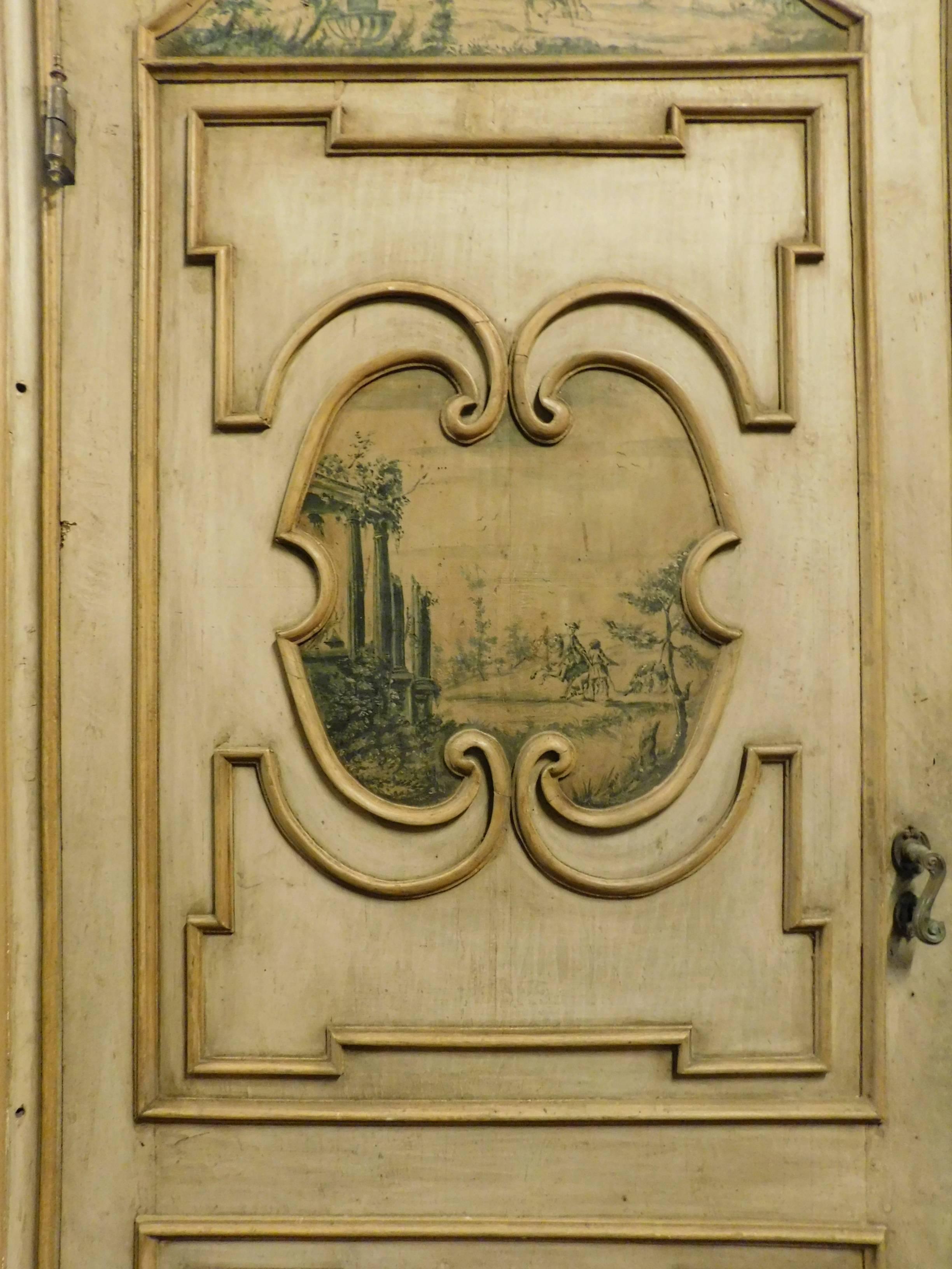 18th century lacquered door 
Painted on both sides
Dimensions of the door: 110 cm x 255 cm height
Dimensions of the frame: 138 cm x 270 cm height.