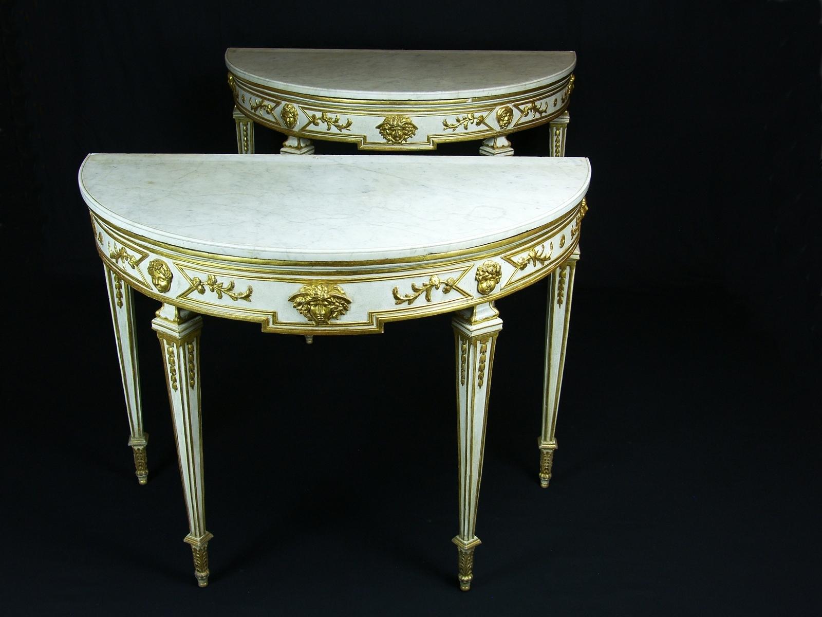 18th Century, Pair of Italian Half-Moon Lacquered Giltwood Neoclassical Console For Sale 10