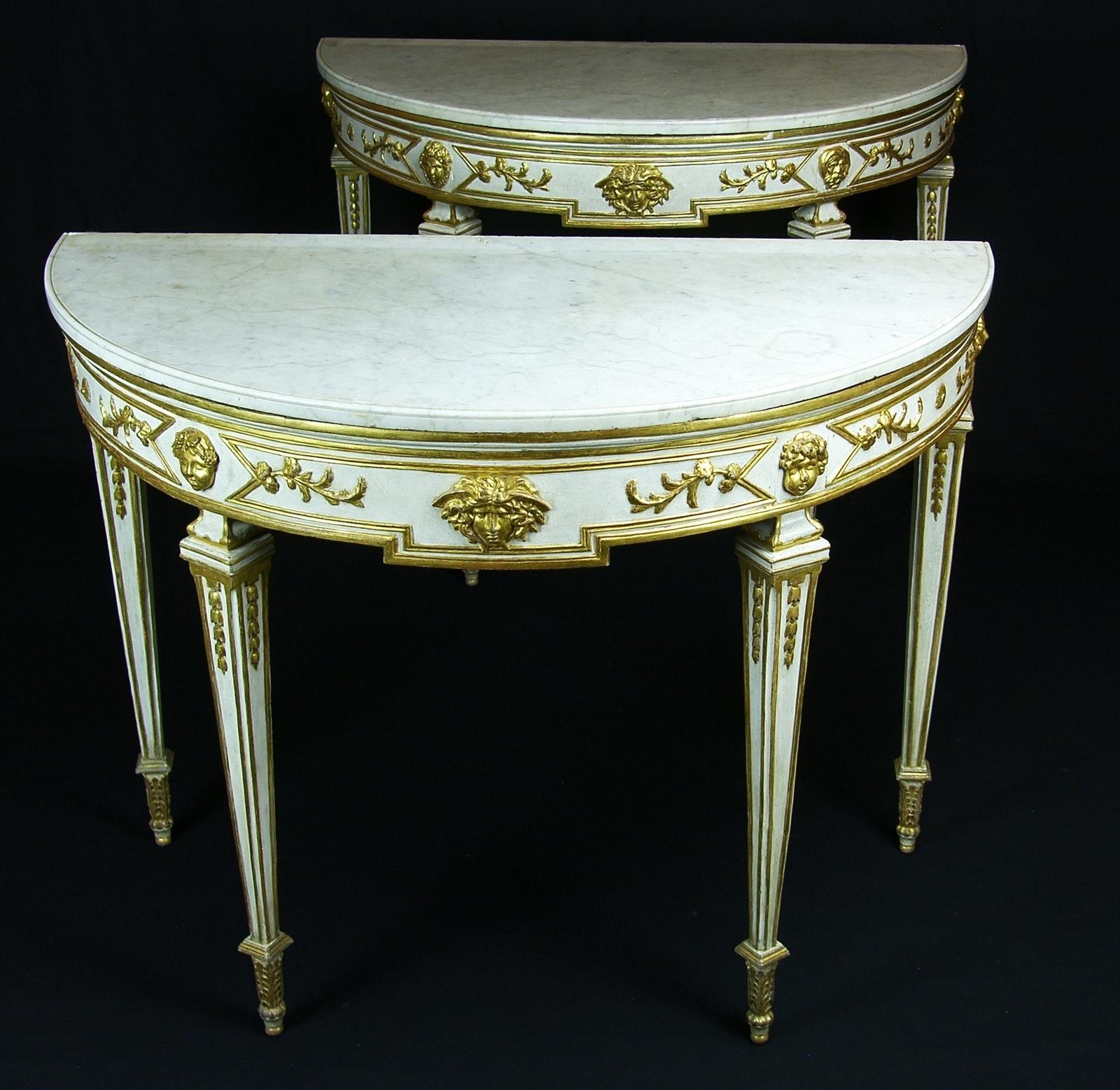 18th Century, Pair of Italian Half-Moon Lacquered Giltwood Neoclassical Console For Sale 12
