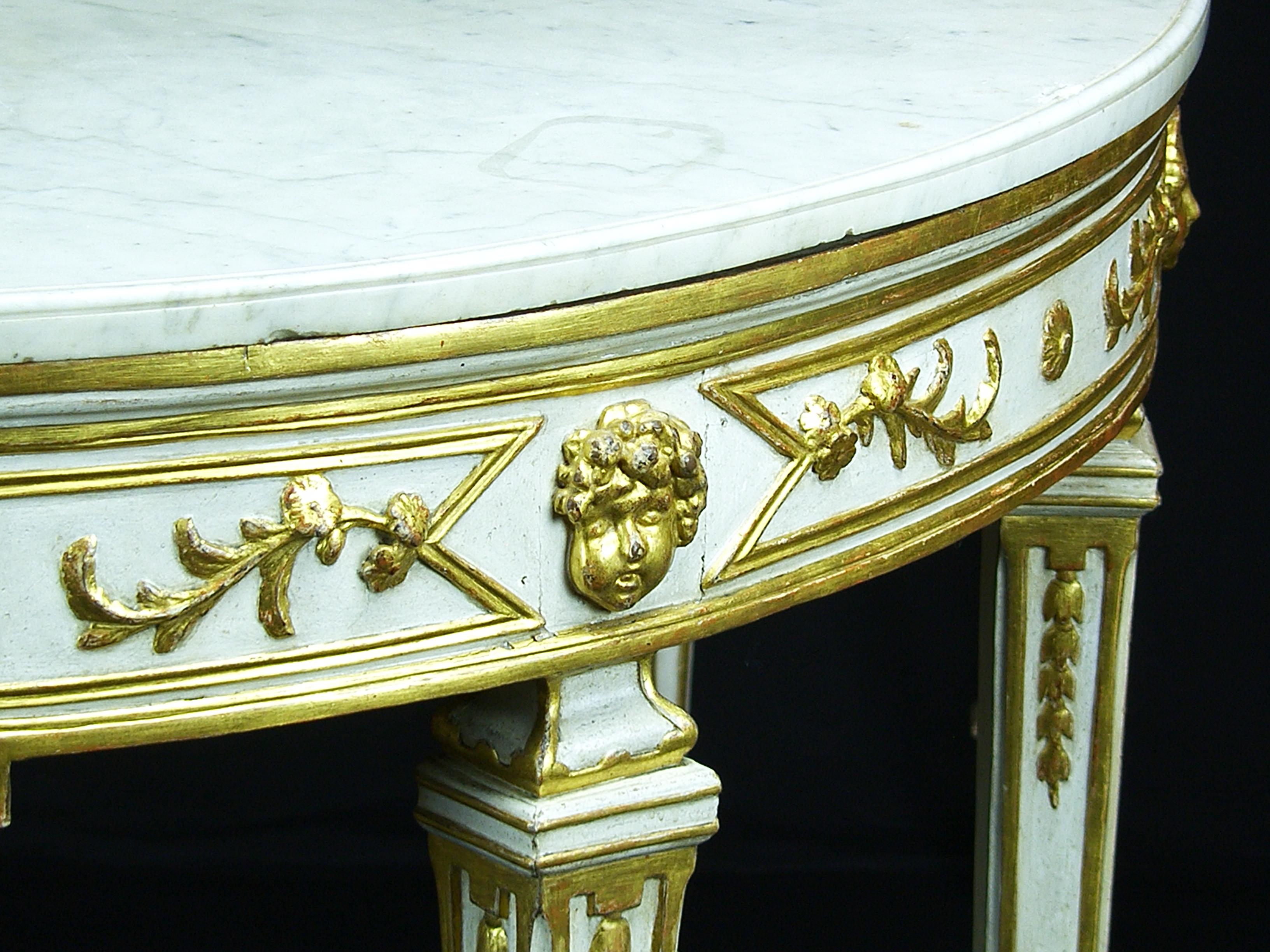 18th Century, Pair of Italian Half-Moon Lacquered Giltwood Neoclassical Console For Sale 1