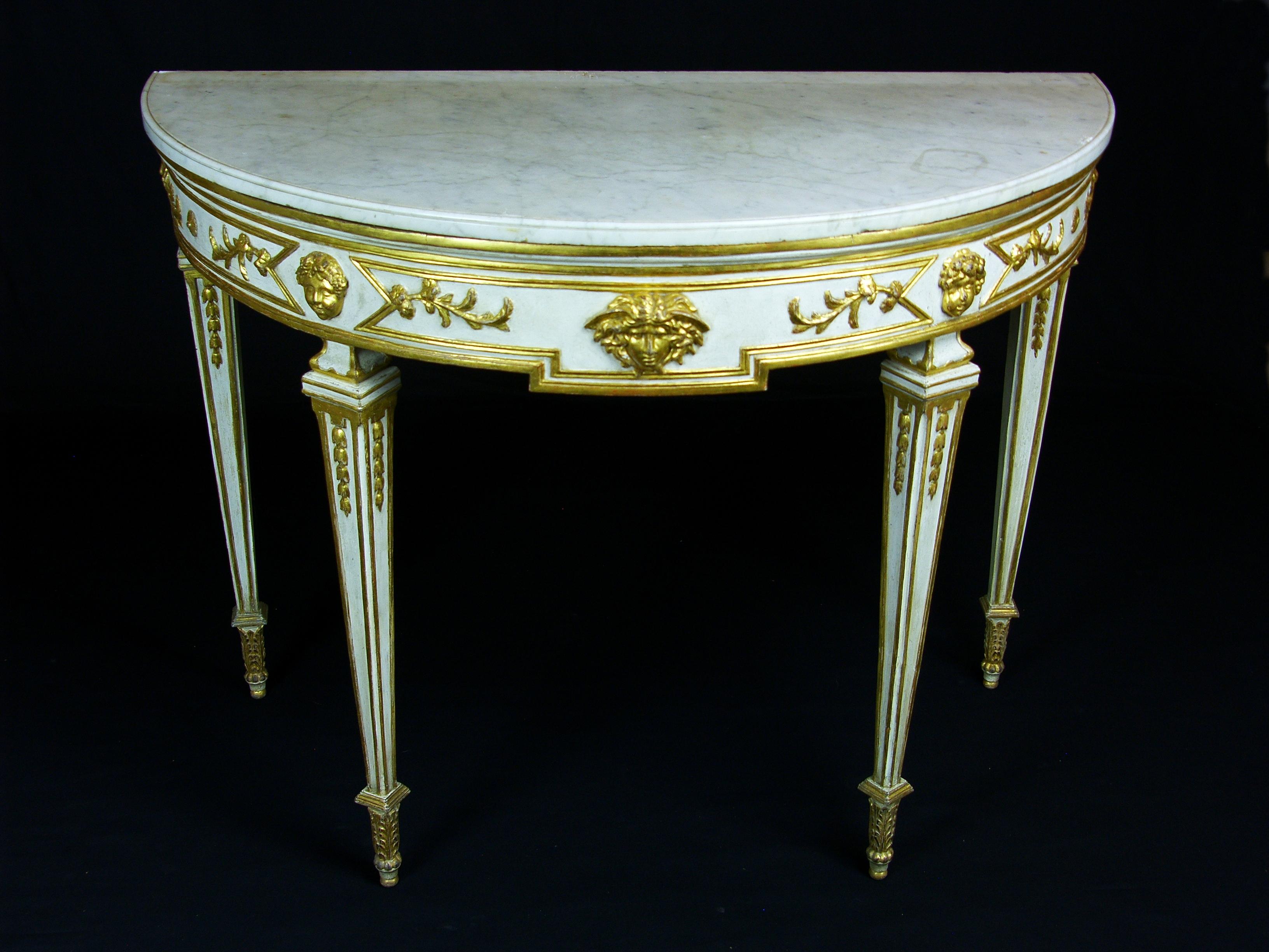 18th Century, Pair of Italian Half-Moon Lacquered Giltwood Neoclassical Console For Sale 2