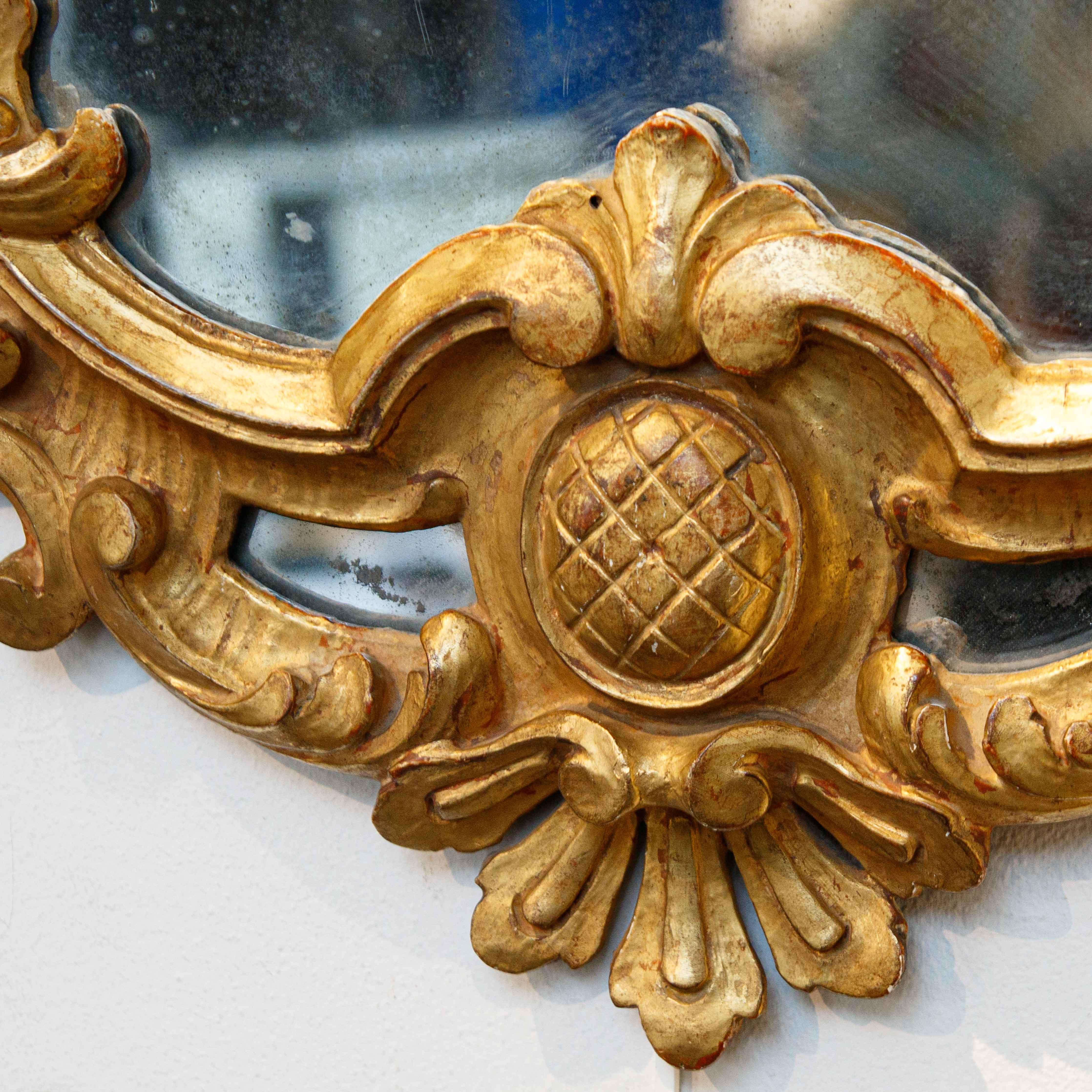 XVIIIe siècle  deux miroirs avec cadres architecturaux en vente 10