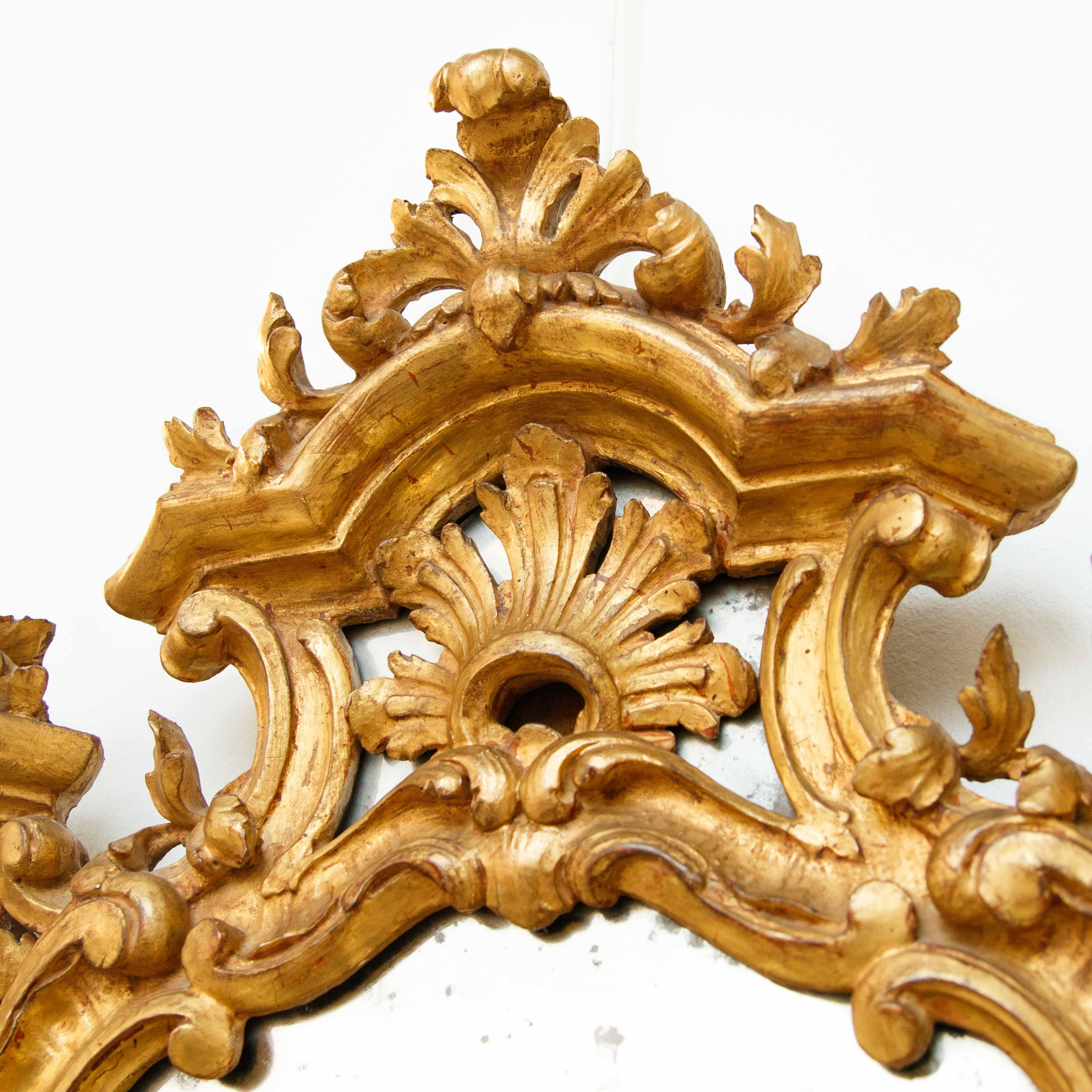 XVIIIe siècle  deux miroirs avec cadres architecturaux en vente 3
