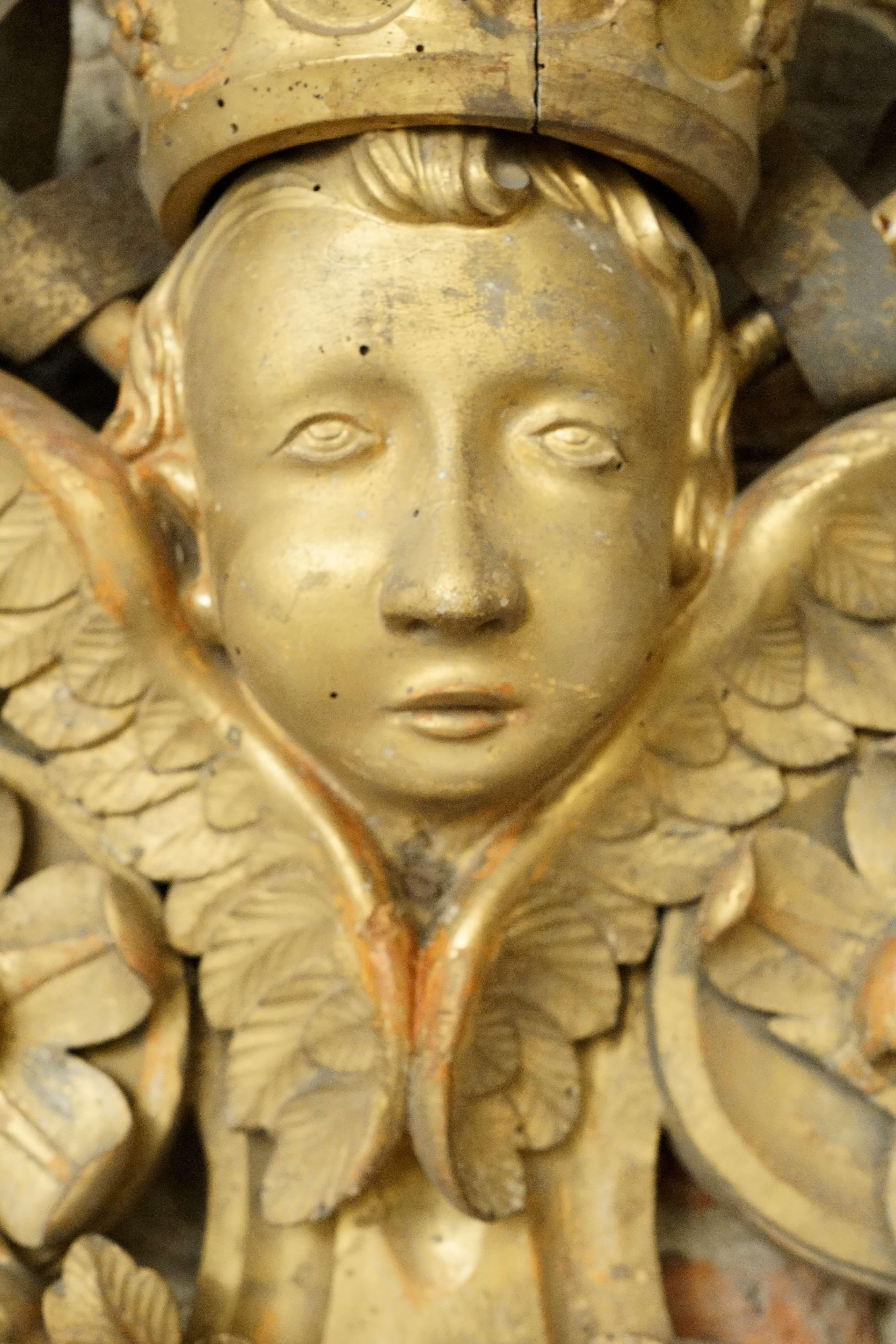 XVIII secolo Legno Dorato Fregio Stemma Papale Ferro forgiato Italia In Good Condition In Pistoia, IT