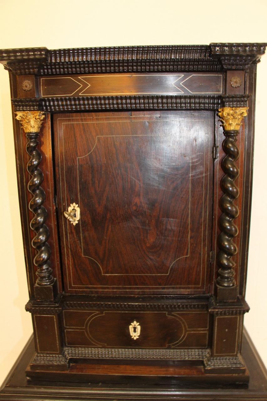 17th Century Cabinet in Rosewood and Tin Fillet For Sale 7