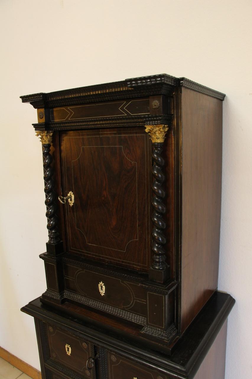 17th Century Cabinet in Rosewood and Tin Fillet In Good Condition For Sale In charmes, FR