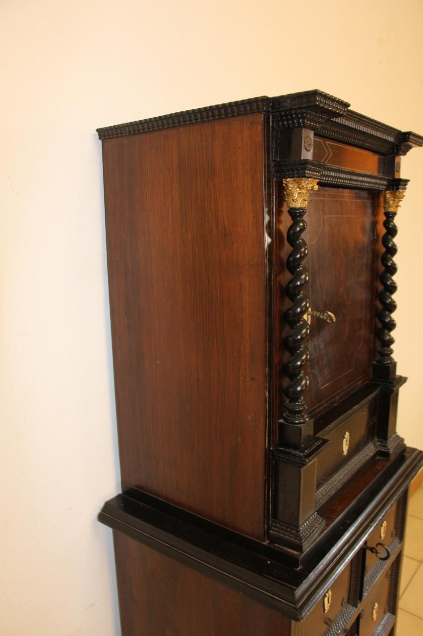 17th Century Cabinet in Rosewood and Tin Fillet For Sale 3