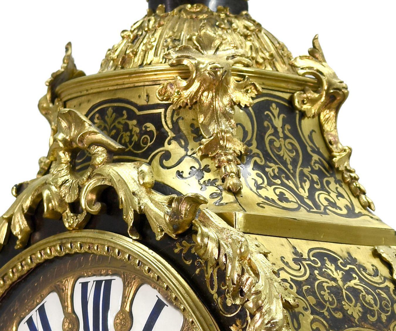 Louis XV.-Kaminuhr mit Boulle-Intarsien aus dem XVIII. Jahrhundert im Angebot 3