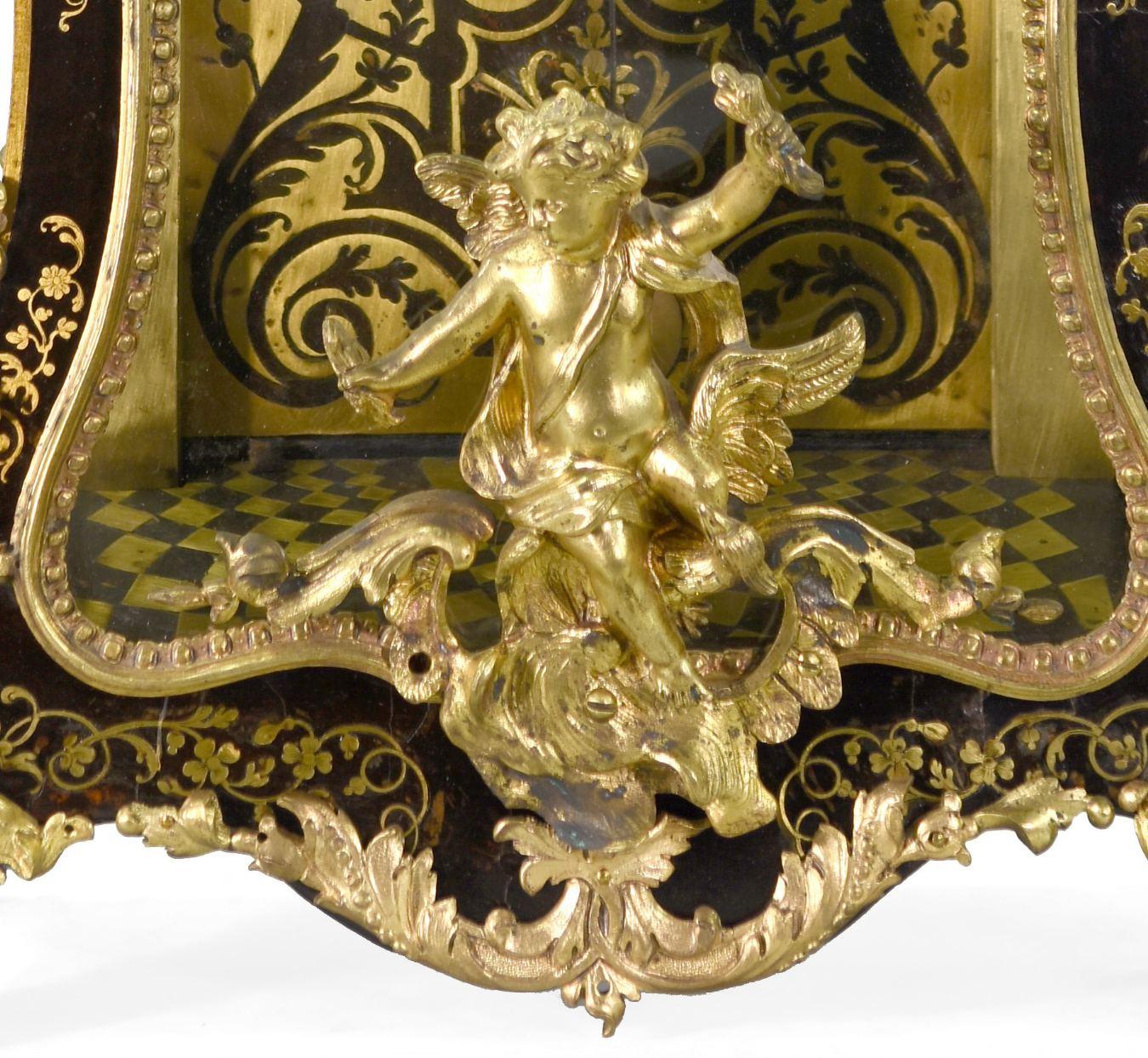 Louis XV.-Kaminuhr mit Boulle-Intarsien aus dem XVIII. Jahrhundert im Zustand „Relativ gut“ im Angebot in Marseille, FR