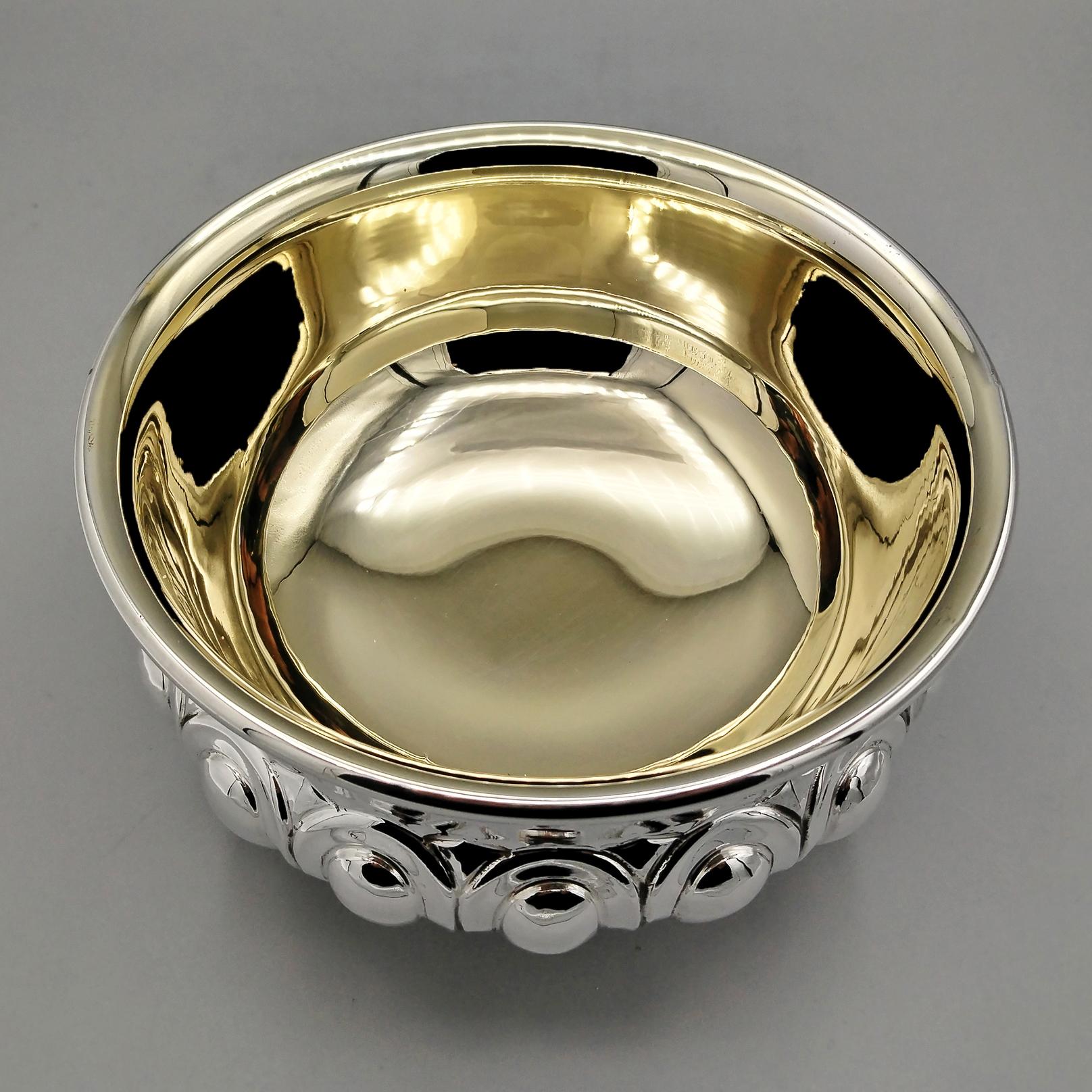 Gilt XX Centuiy Italian solid 800 Silver Roman Cup replica For Sale