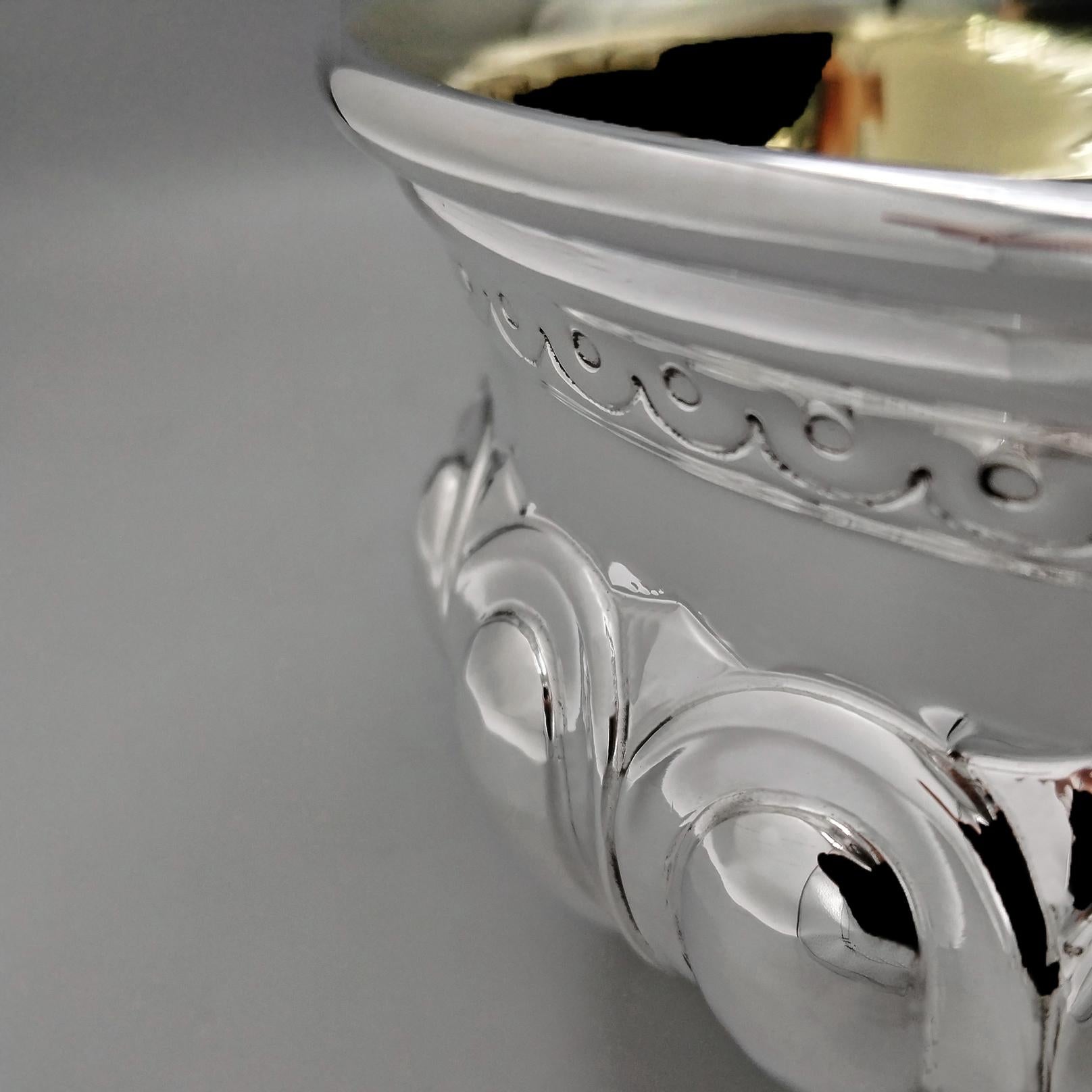 XX Centuiy Italian solid 800 Silver Roman Cup replica In Excellent Condition For Sale In VALENZA, IT