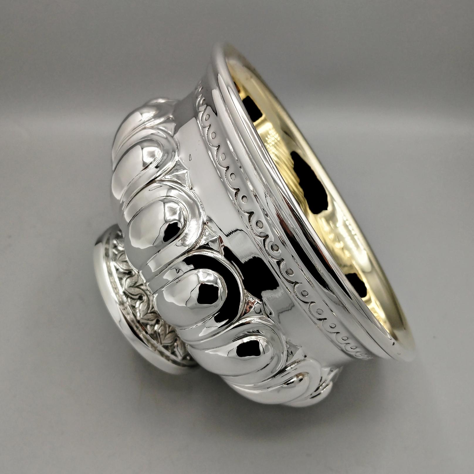Late 20th Century XX Centuiy Italian solid 800 Silver Roman Cup replica For Sale