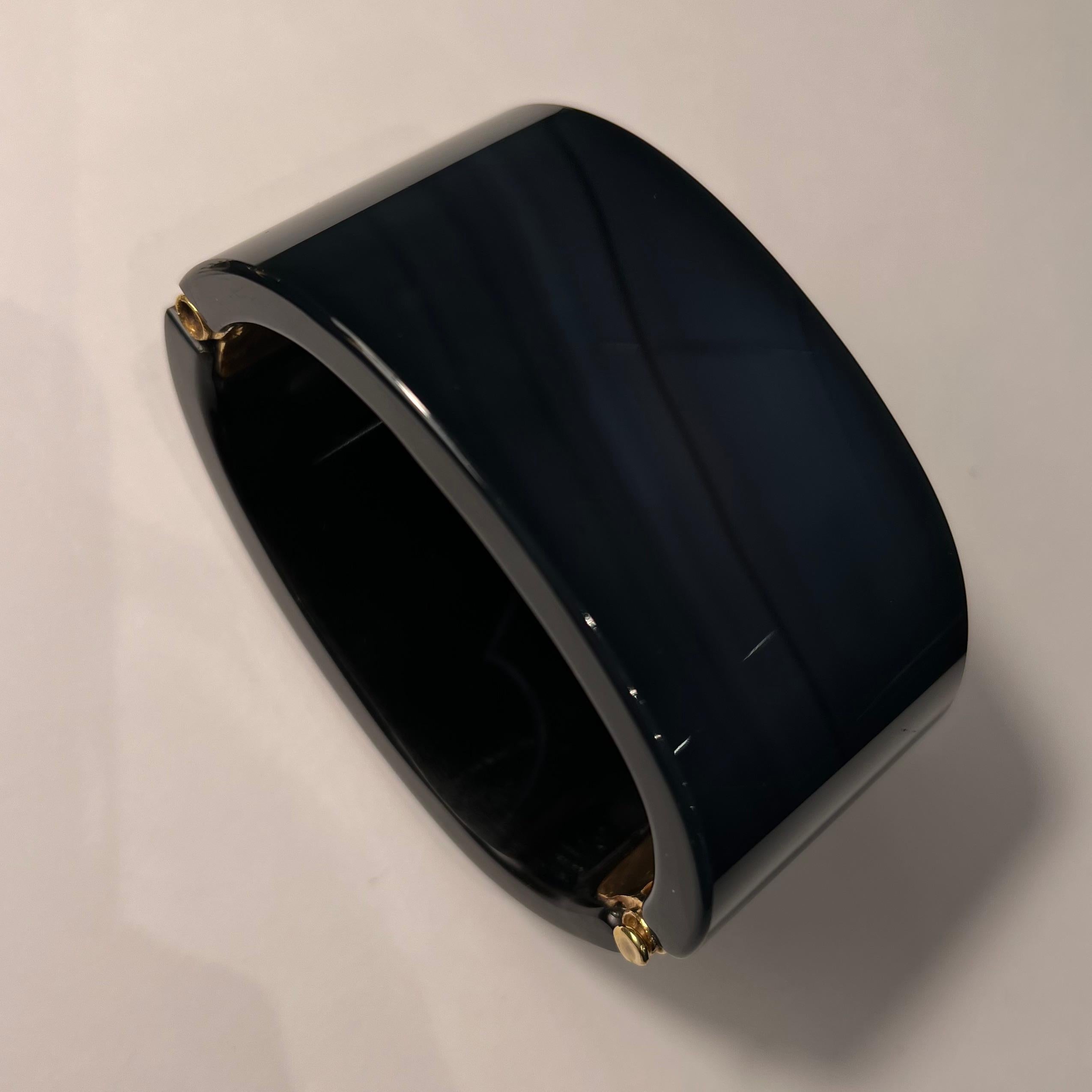 Donna Bracciale in agata del XX secolo in vendita