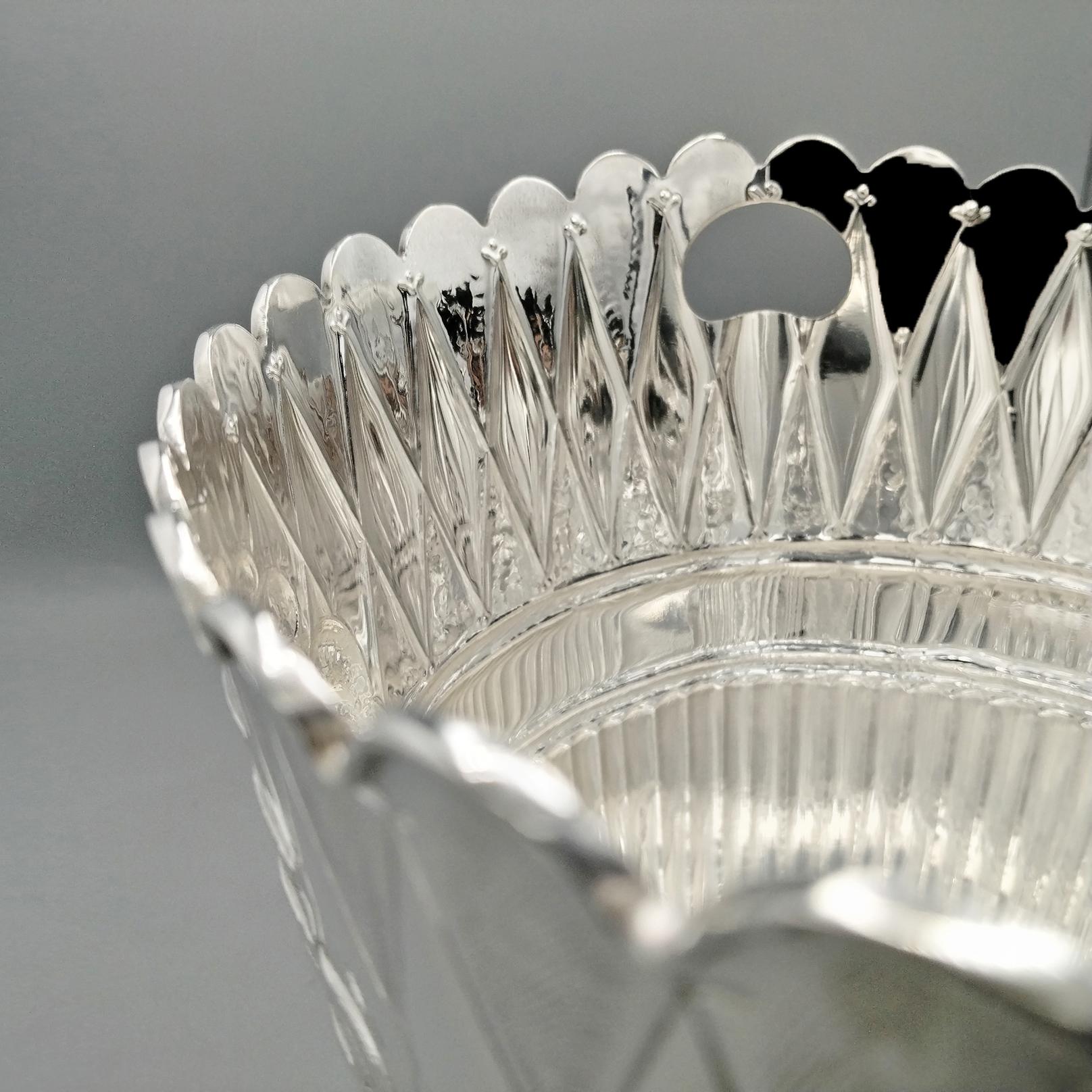 Cubo ovalado italiano del siglo XX de plata de ley maciza para chapagne en venta 4