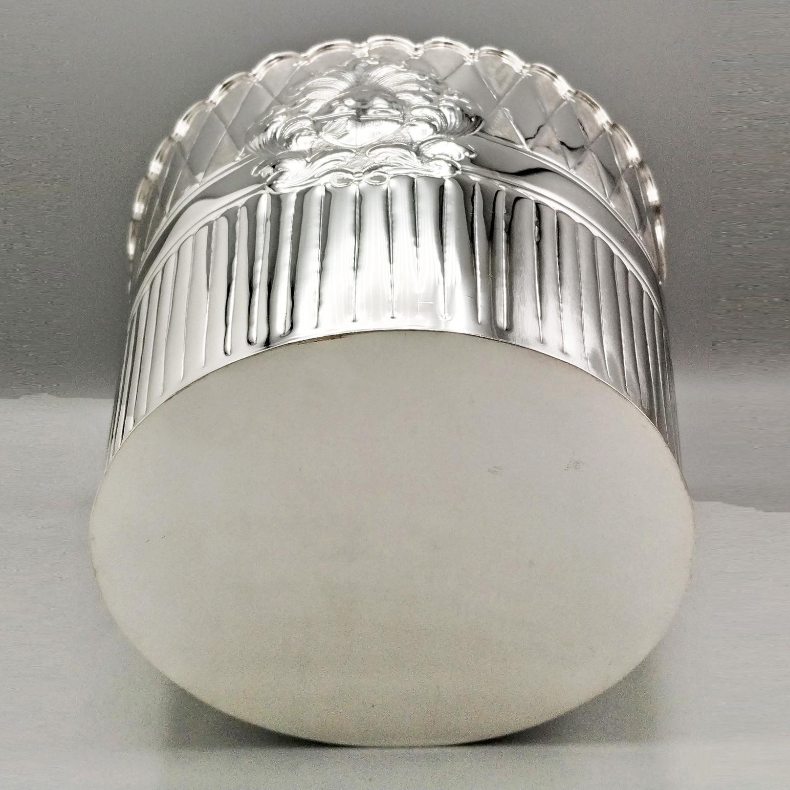 Cubo ovalado italiano del siglo XX de plata de ley maciza para chapagne en venta 6