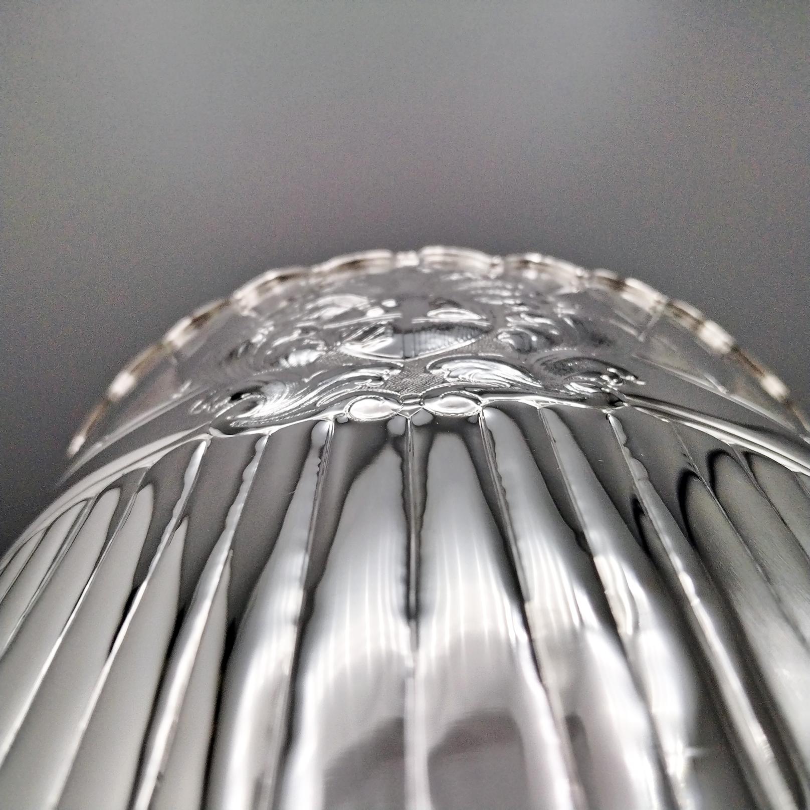 Cubo ovalado italiano del siglo XX de plata de ley maciza para chapagne en venta 7