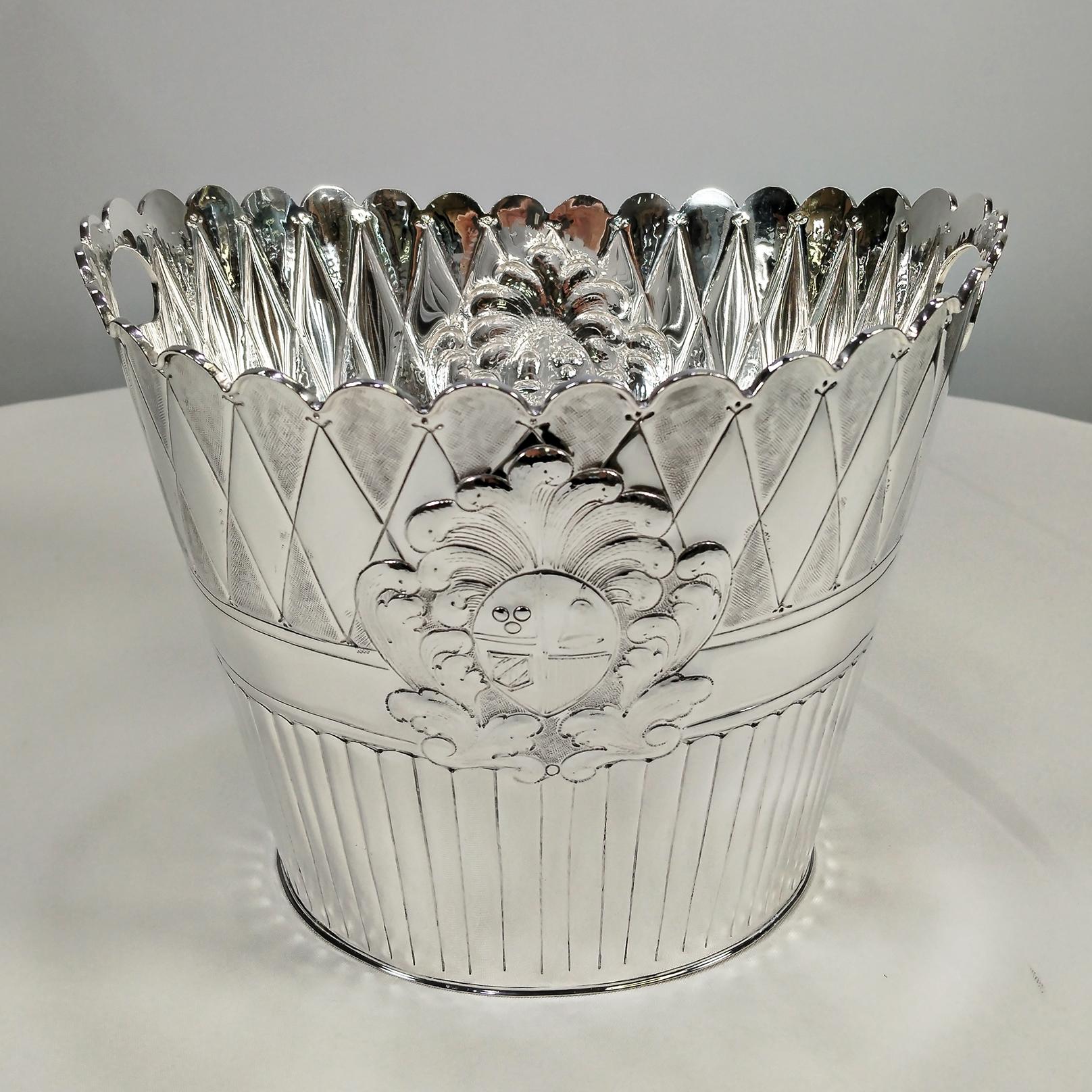 Cubo ovalado italiano del siglo XX de plata de ley maciza para chapagne en venta 9