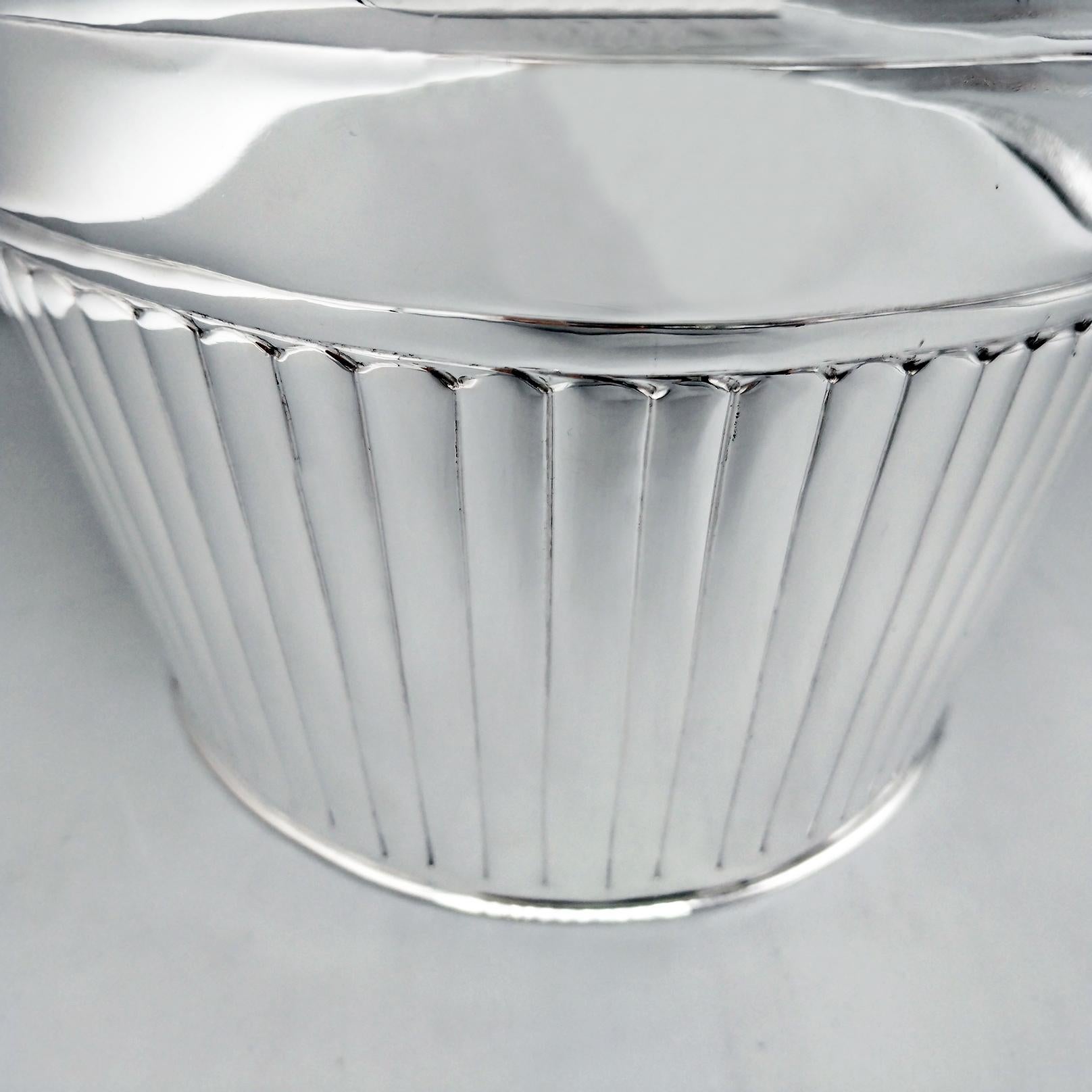 Cubo ovalado italiano del siglo XX de plata de ley maciza para chapagne Late 20th Century en venta