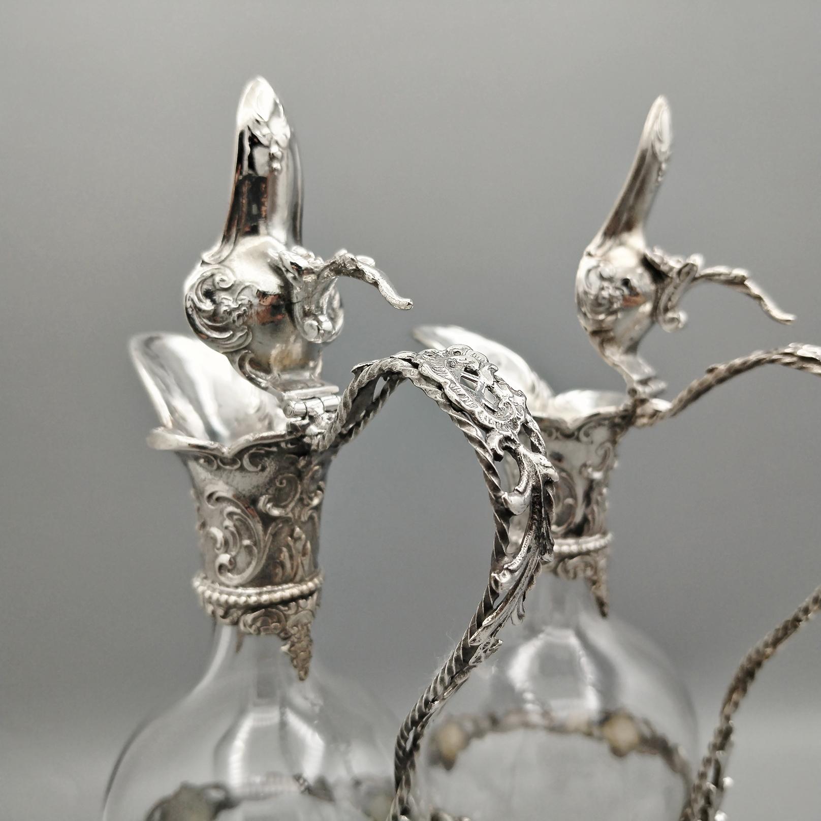 20e siècle italien  paire d'amphores en argent 800 et cristal en vente 2