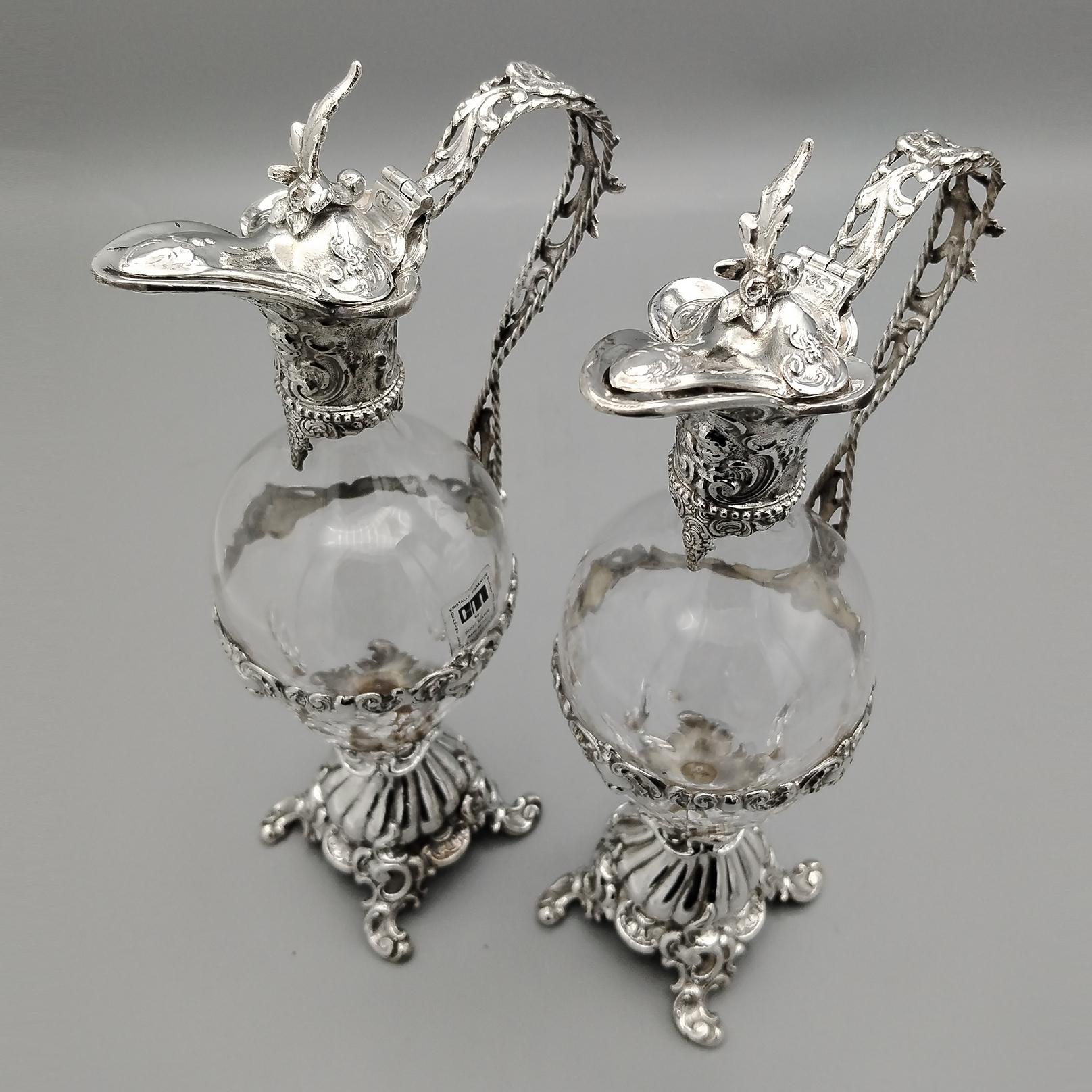 20e siècle italien  paire d'amphores en argent 800 et cristal en vente 8