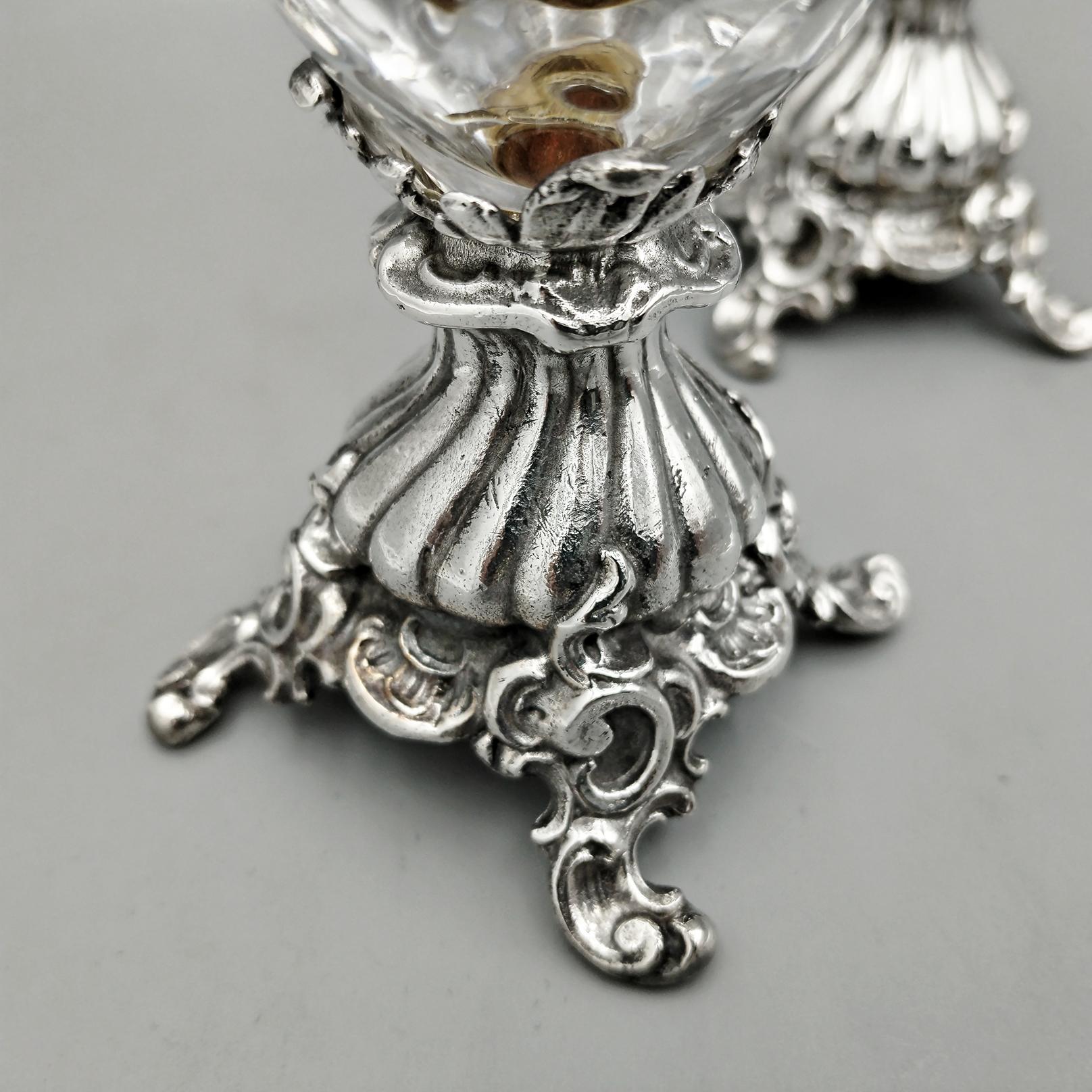 20e siècle italien  paire d'amphores en argent 800 et cristal en vente 1