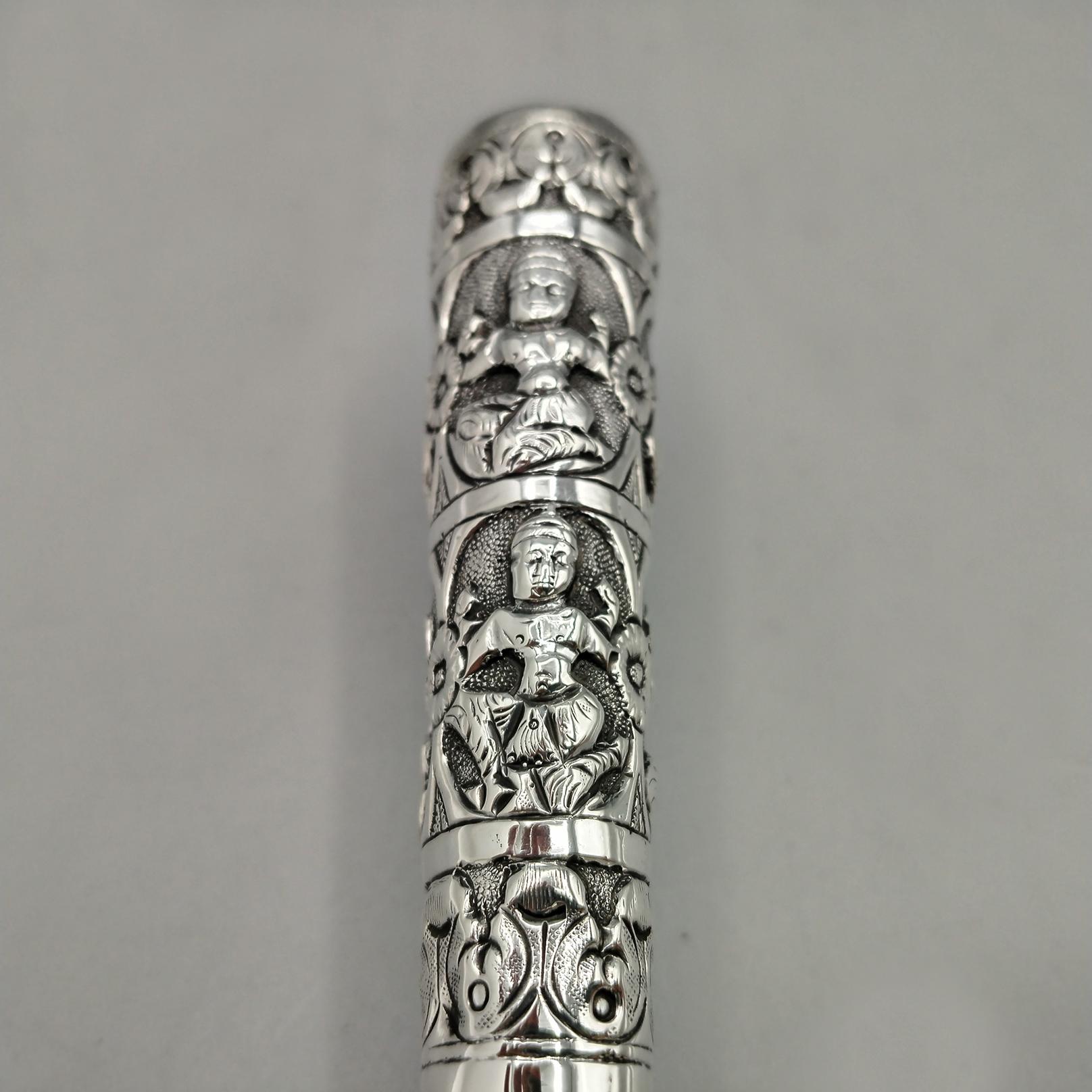 Cenicero italiano del siglo XX de plata 800 maciza con asa decorada en venta 4