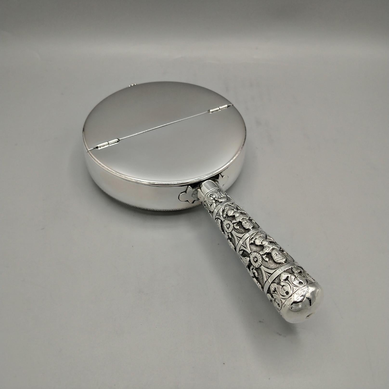 Cenicero italiano del siglo XX de plata 800 maciza con asa decorada Otro en venta