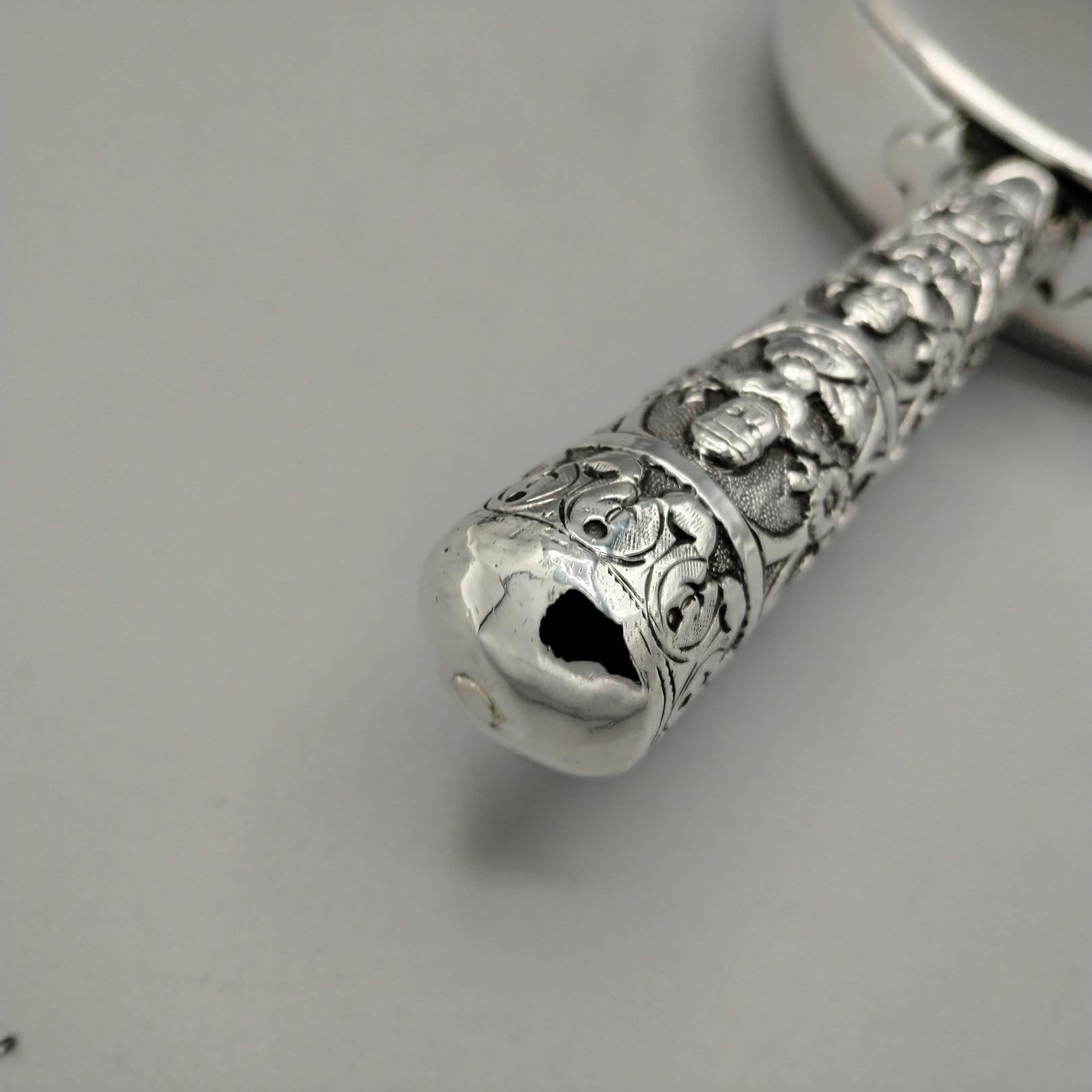 Cenicero italiano del siglo XX de plata 800 maciza con asa decorada Silver en venta