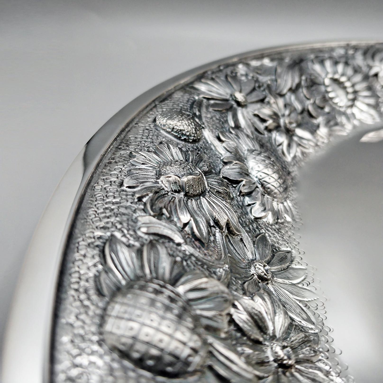 Late 20th Century XX Century Italian solid 800 silver Dish /Tray  with wide chiseled flower edge For Sale