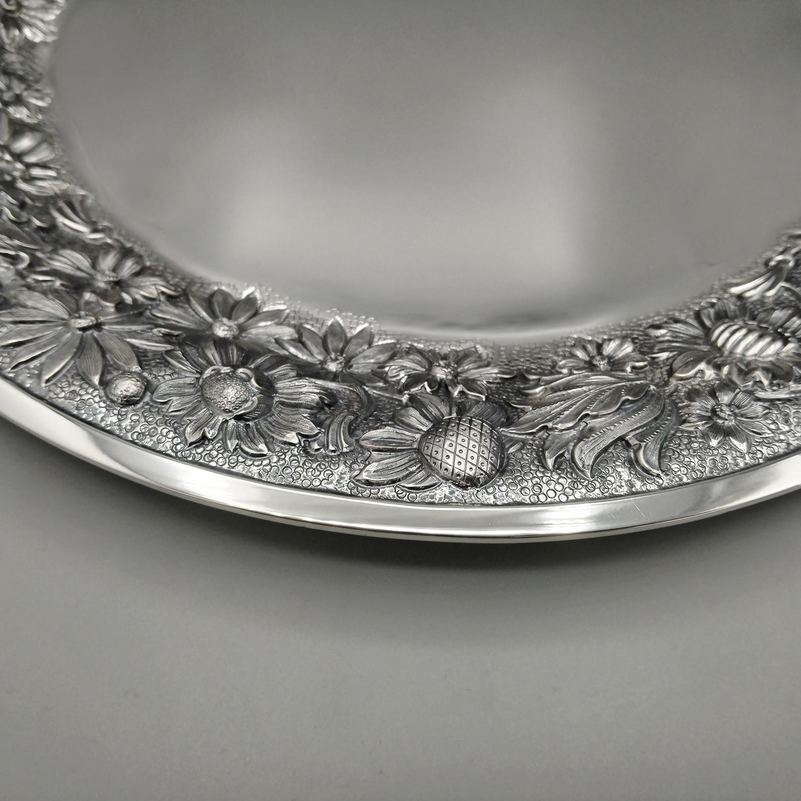 XX Century Italian solid 800 silver Dish /Tray  with wide chiseled flower edge For Sale 2