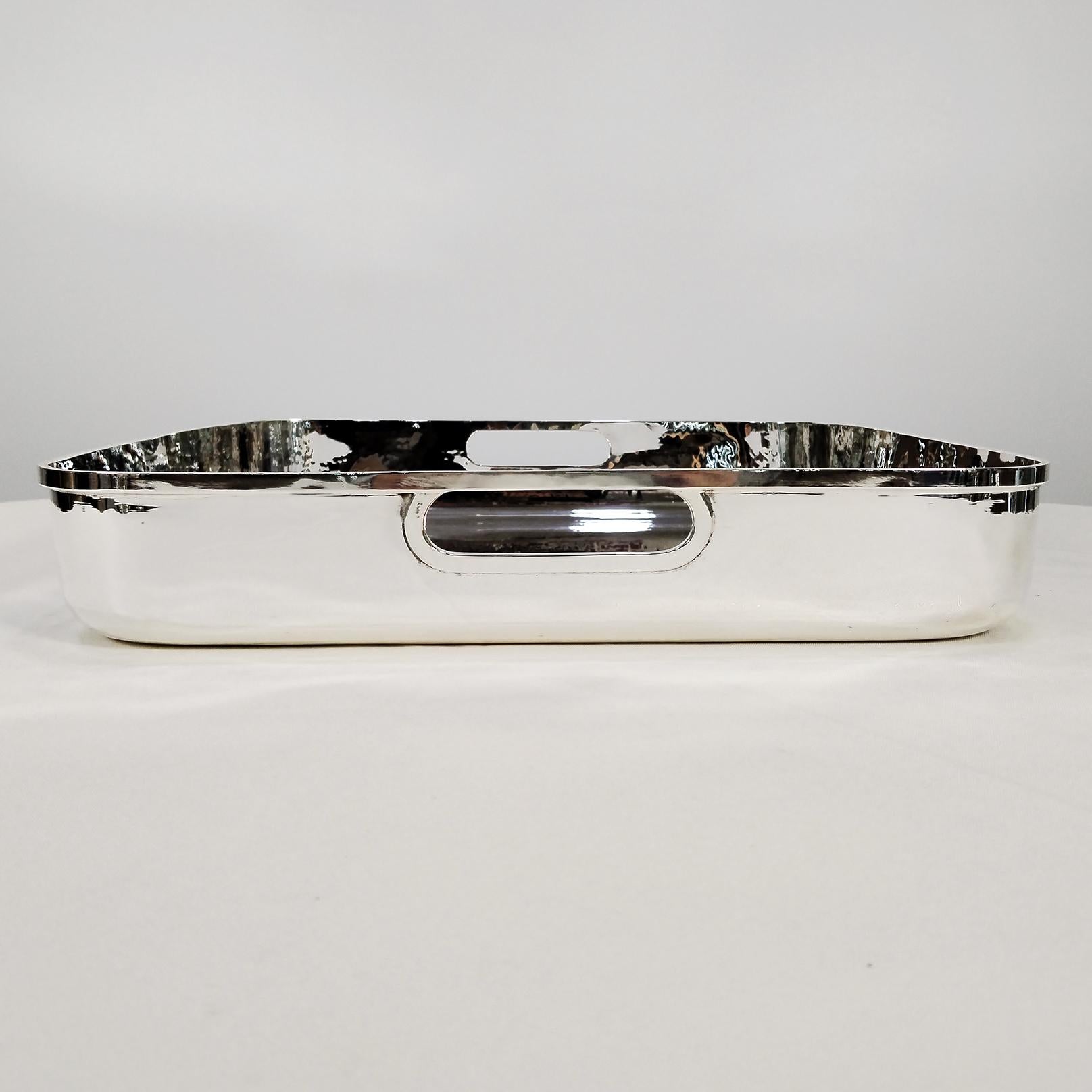 XX° Century Italian Solid 800 Silver Hammered tray For Sale 5