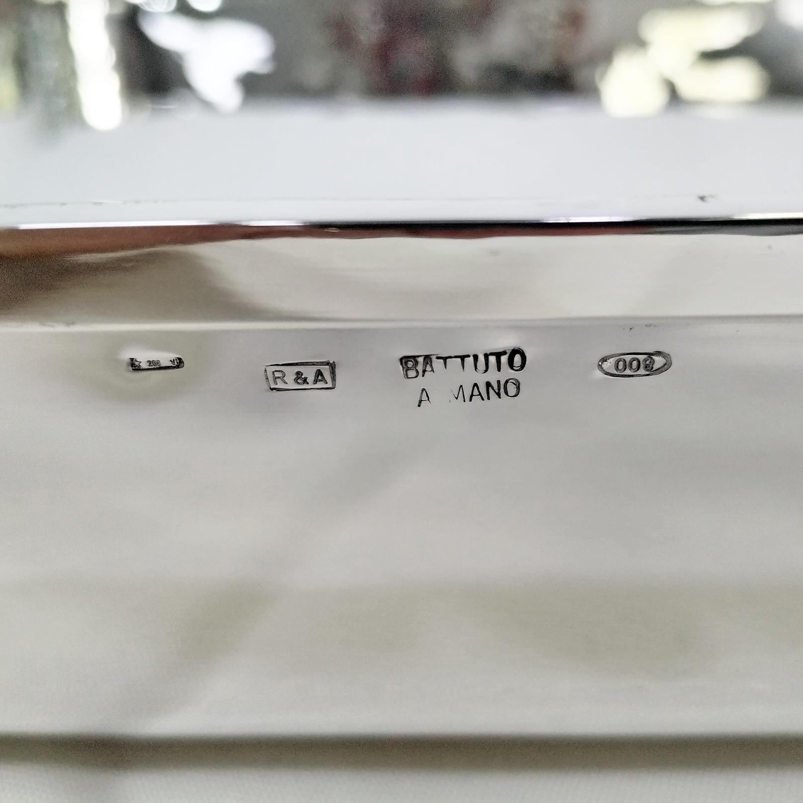XX° Century Italian Solid 800 Silver Hammered tray For Sale 6