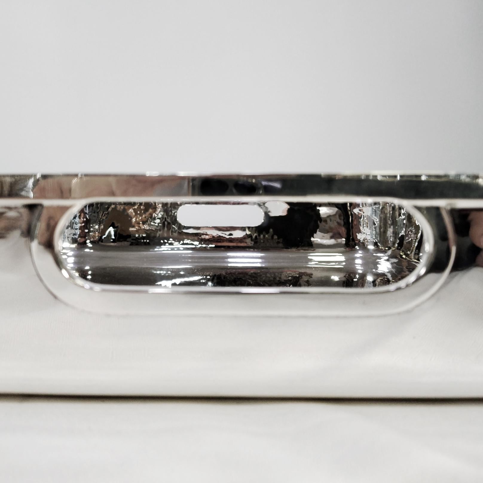 XX° Century Italian Solid 800 Silver Hammered tray In Excellent Condition For Sale In VALENZA, IT