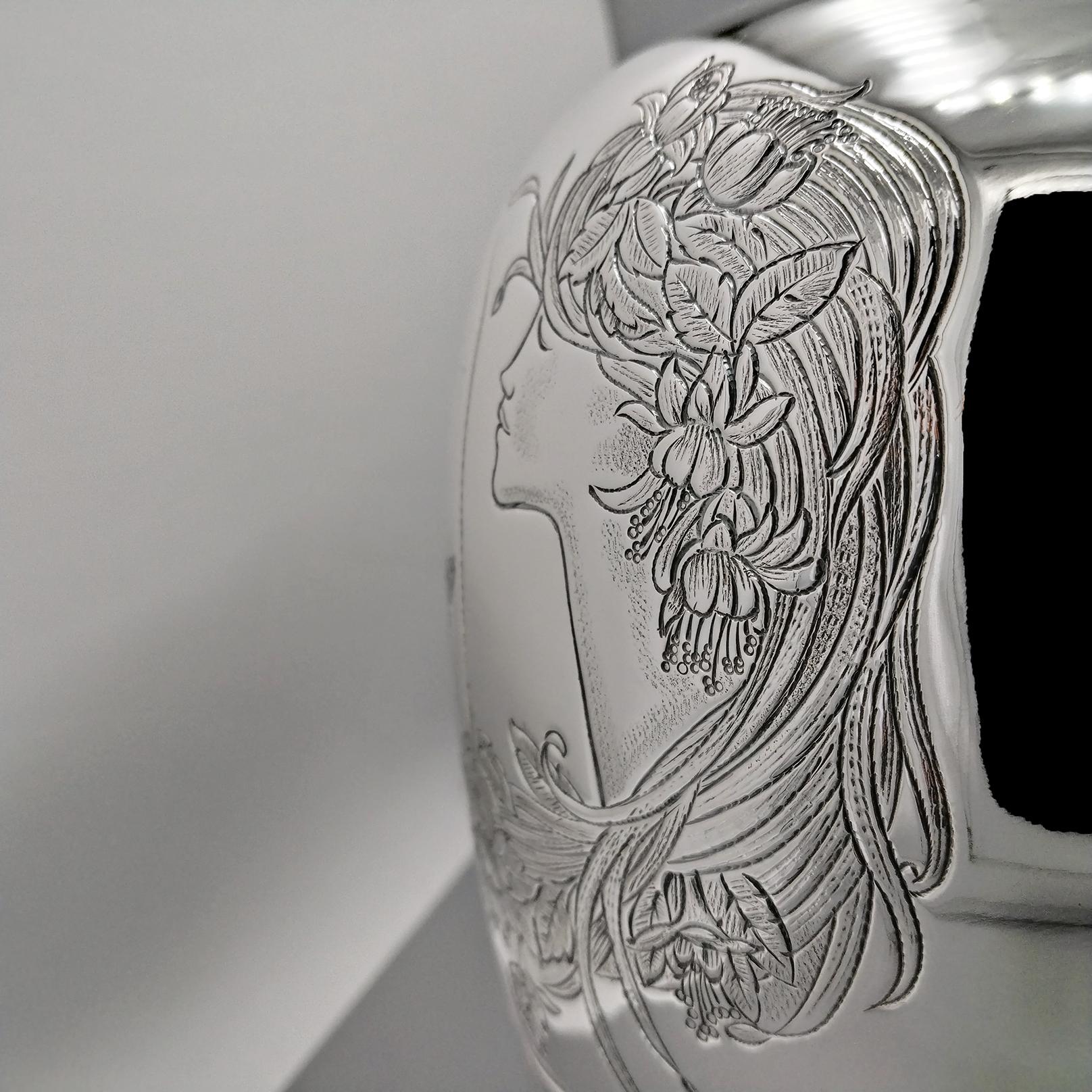 Liberty en argent massif 800 italien du 20e siècle - Art Nouveau  Style Vase en vente 3