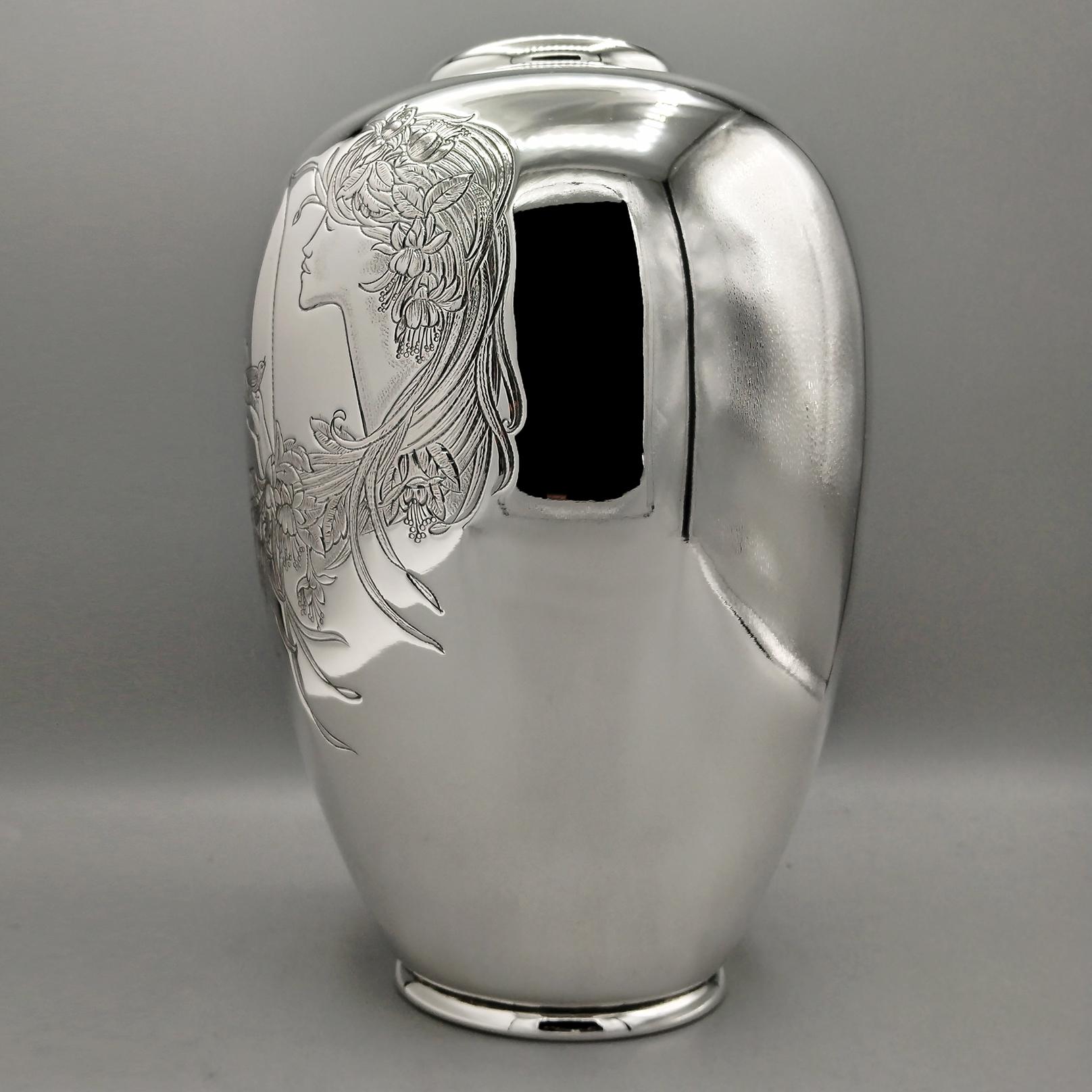 Argent Liberty en argent massif 800 italien du 20e siècle - Art Nouveau  Style Vase en vente