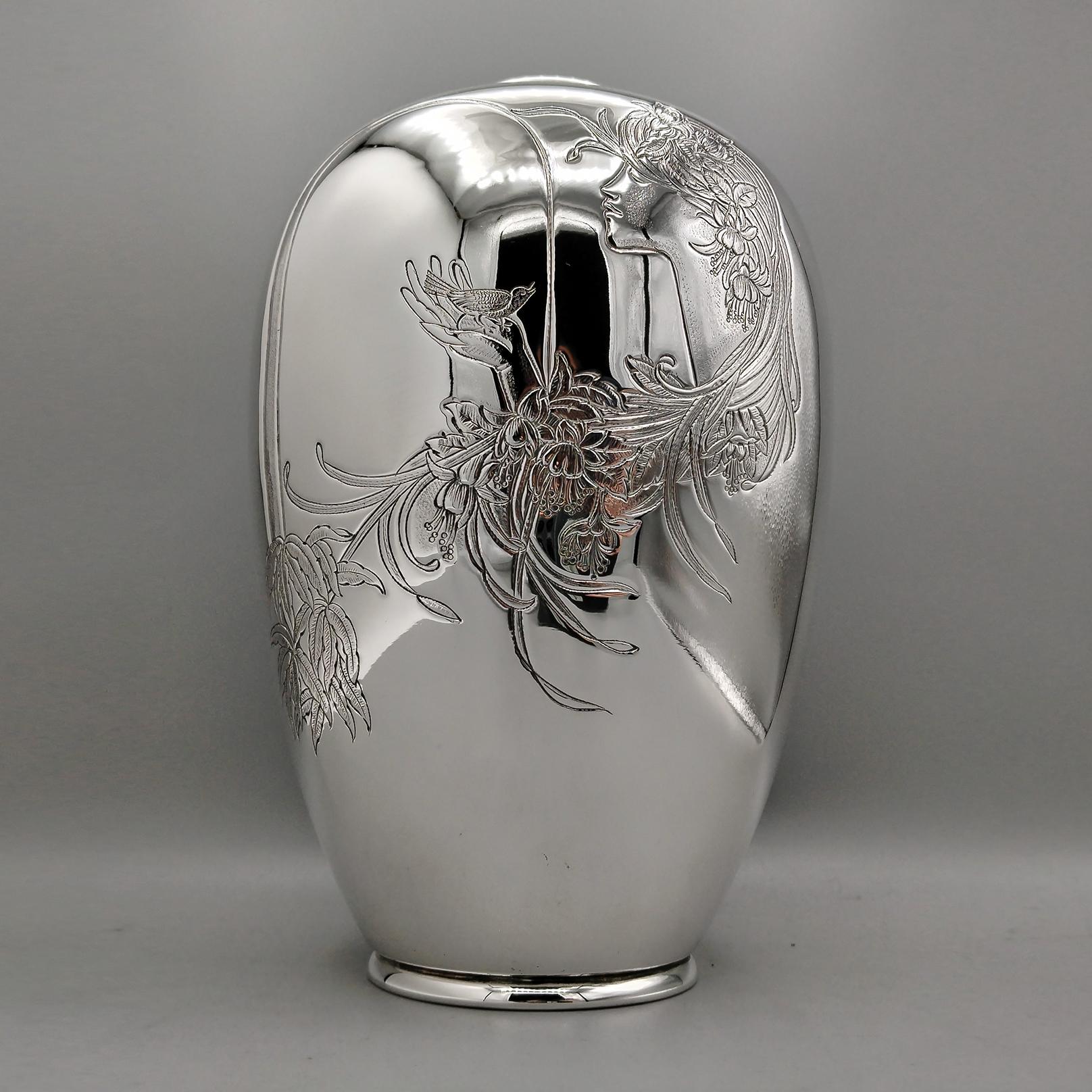 Liberty en argent massif 800 italien du 20e siècle - Art Nouveau  Style Vase en vente 1