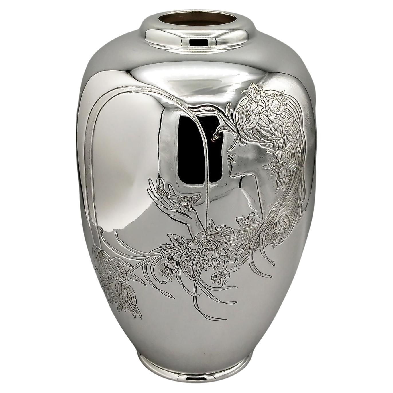 20th Century Italian Solid 800 Silver Liberty - Art Nouveau  Style Vase