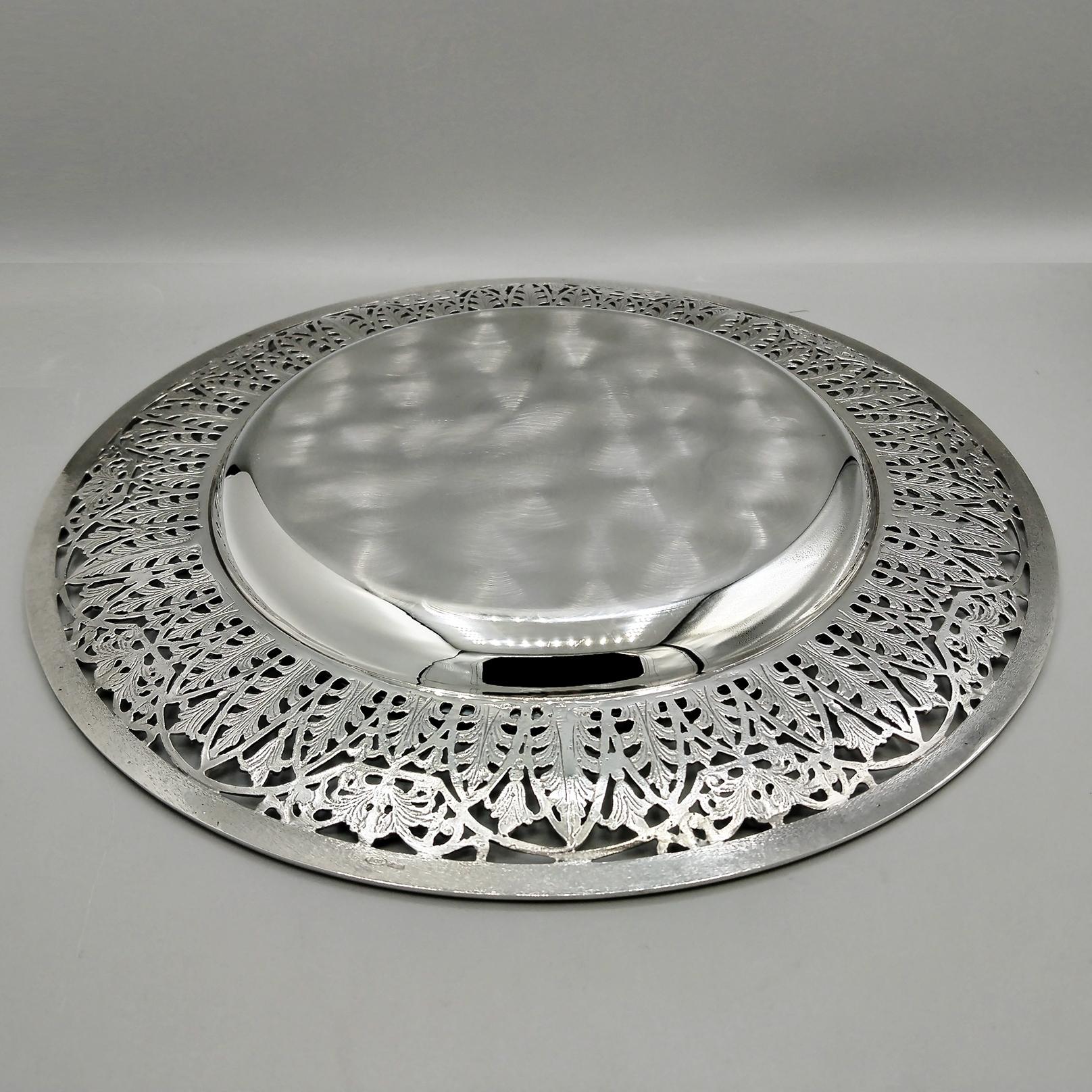 Plat percé italien du XXème siècle en argent massif 800 Excellent état - En vente à VALENZA, IT