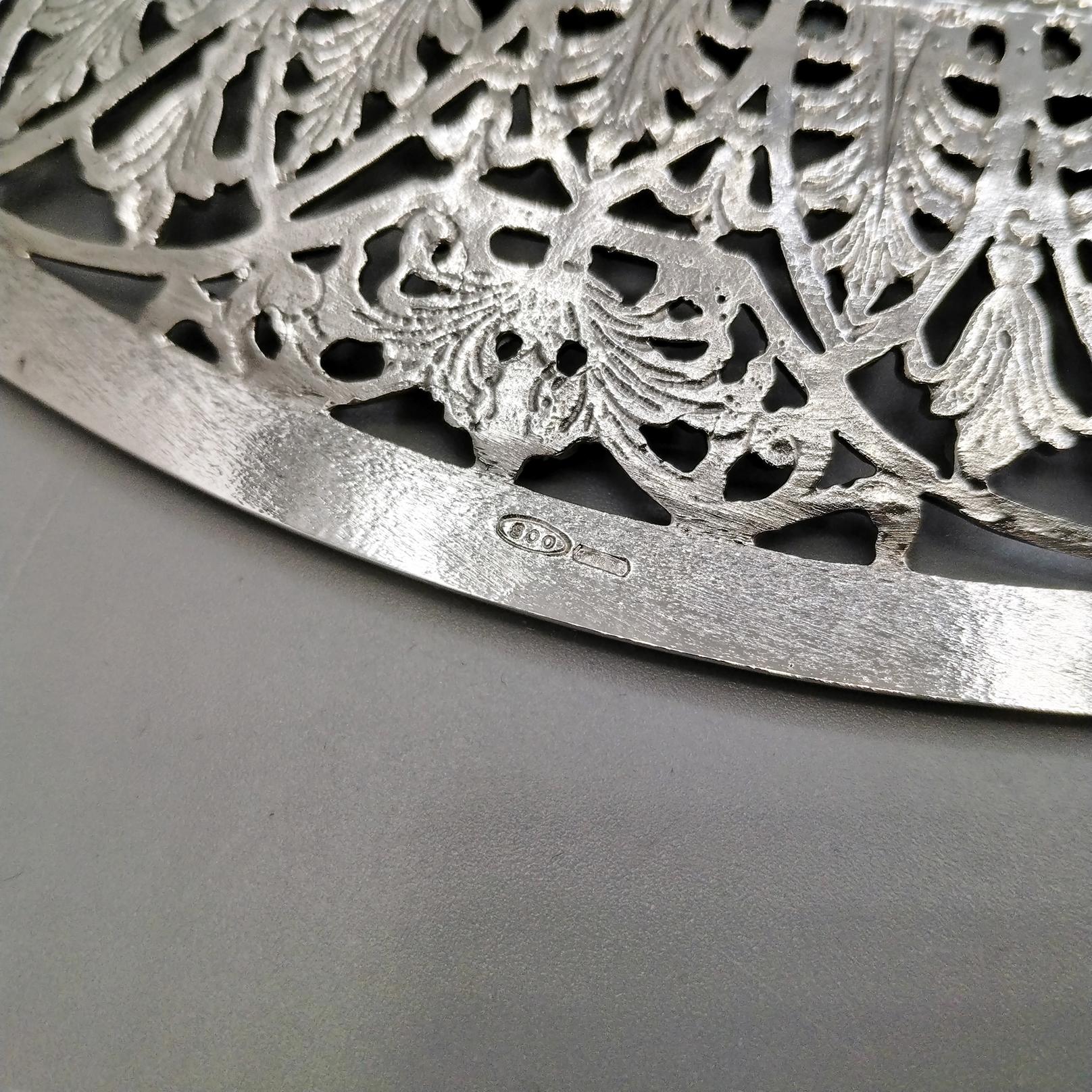 Plat percé italien du XXème siècle en argent massif 800 en vente 1